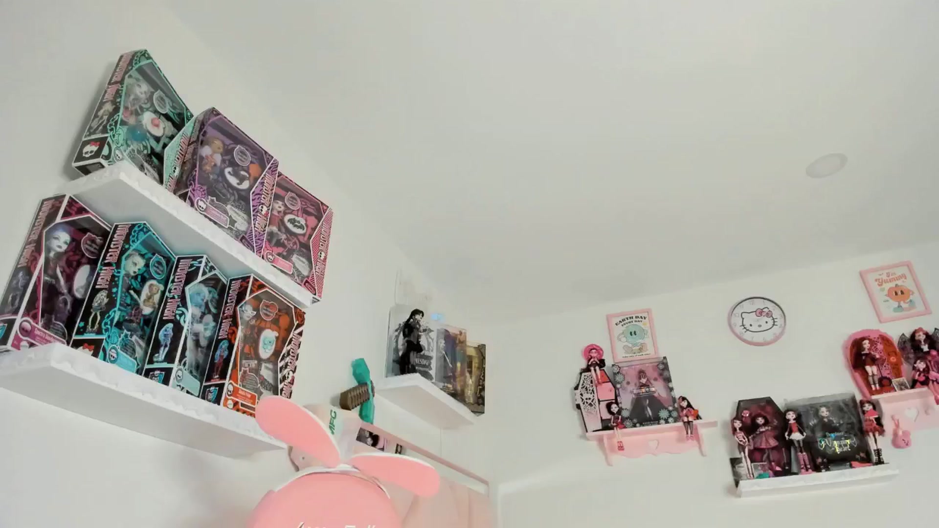 Gallery image thumbnail from Cherrycute666's myfreecams stream on, 12/29/2024, 01:56 image 17 of 20