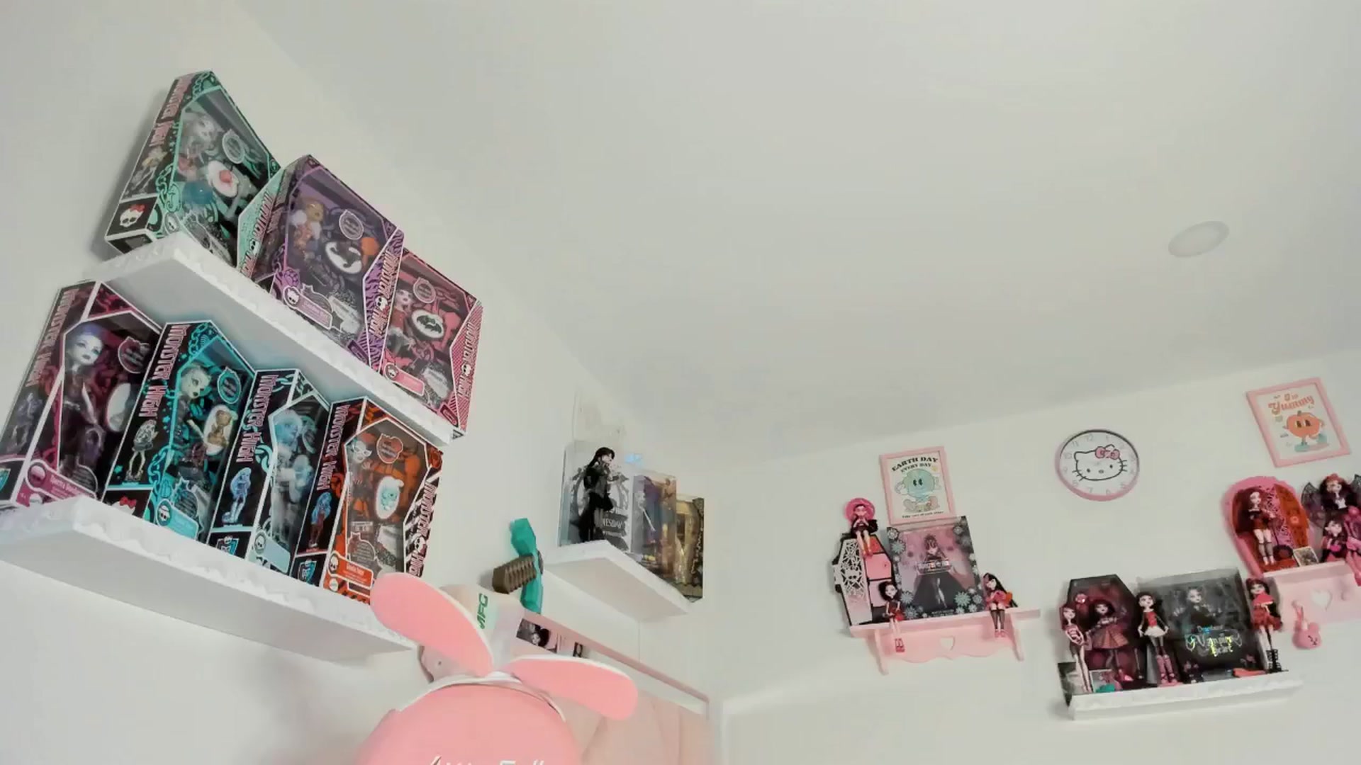 Gallery image thumbnail from Cherrycute666's myfreecams stream on, 12/29/2024, 01:56 image 15 of 20