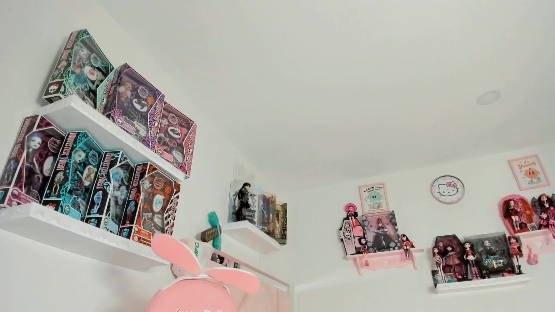 Gallery image thumbnail from Cherrycute666's myfreecams stream on, 12/29/2024, 01:56 image 16 of 20