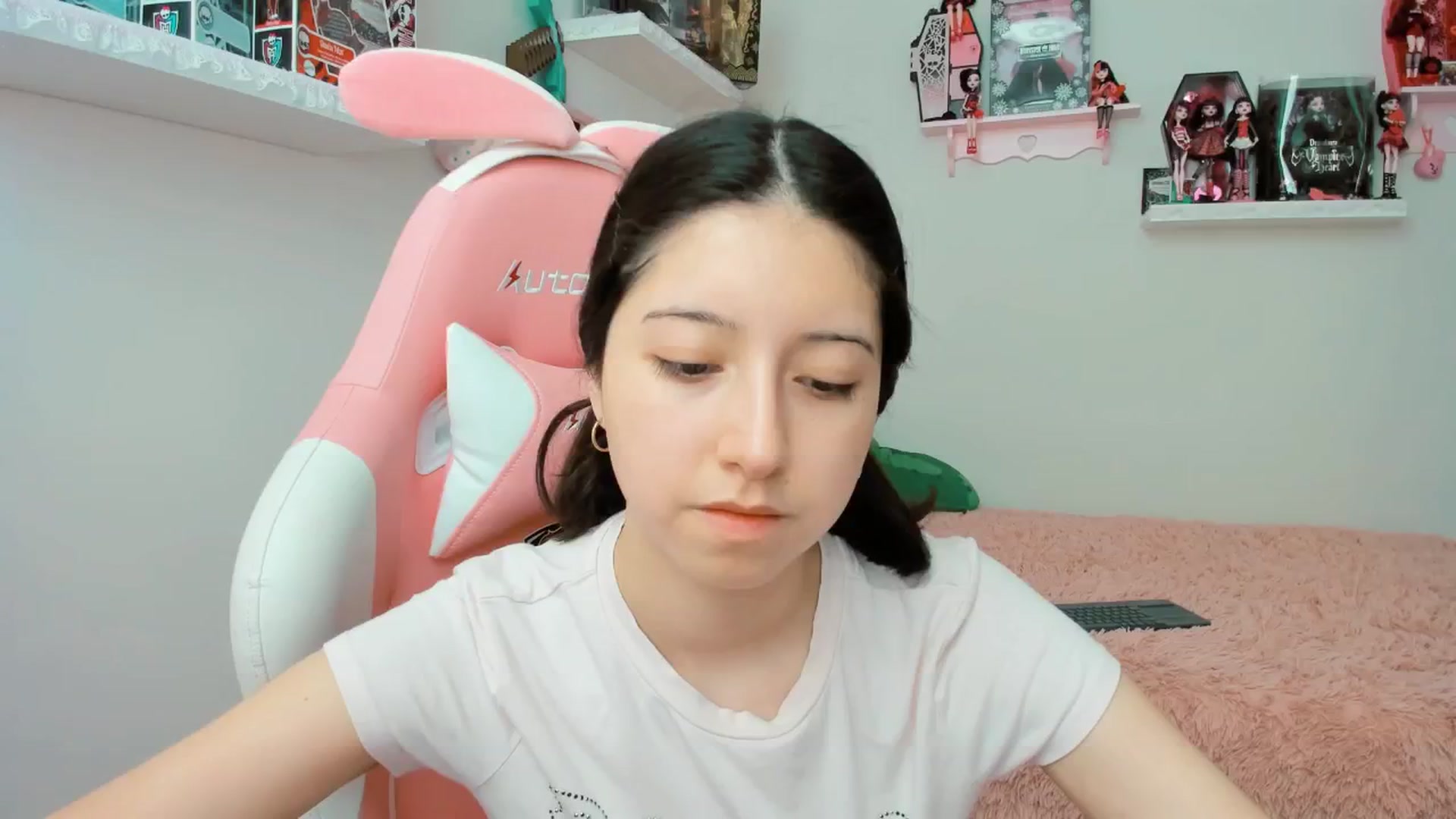 Gallery image thumbnail from Cherrycute666's myfreecams stream on, 01/09/2025, 21:28 image 7 of 20