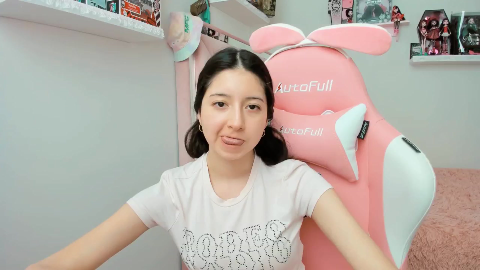 Gallery image thumbnail from Cherrycute666's myfreecams stream on, 01/09/2025, 21:28 image 19 of 20