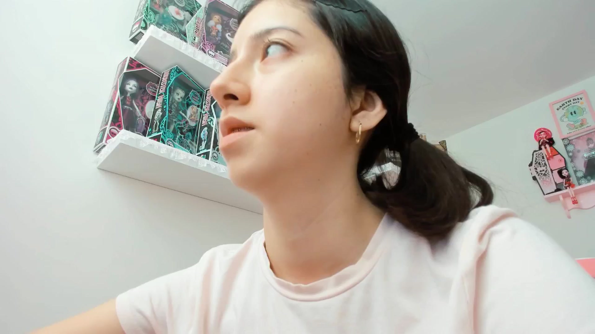 Gallery image thumbnail from Cherrycute666's myfreecams stream on, 01/09/2025, 21:28 image 18 of 20