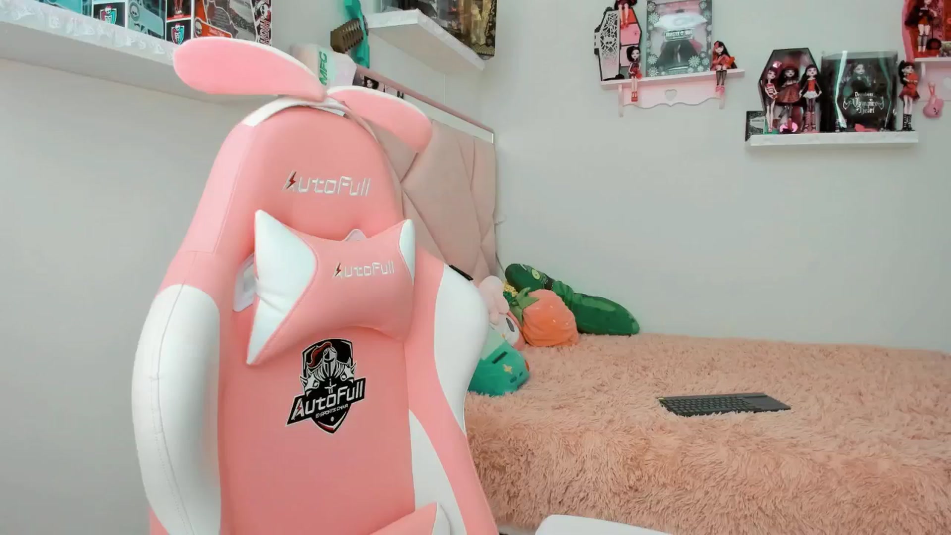 Gallery image thumbnail from Cherrycute666's myfreecams stream on, 01/09/2025, 21:28 image 8 of 20