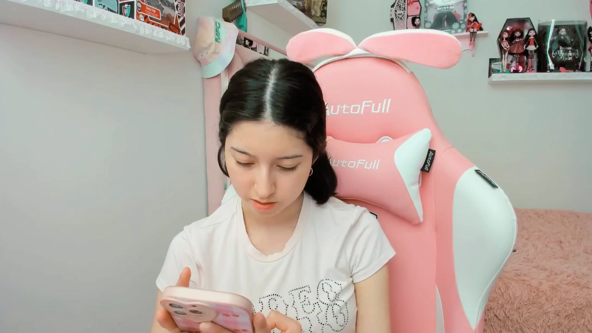 Gallery image thumbnail from Cherrycute666's myfreecams stream on, 01/09/2025, 21:28 image 20 of 20