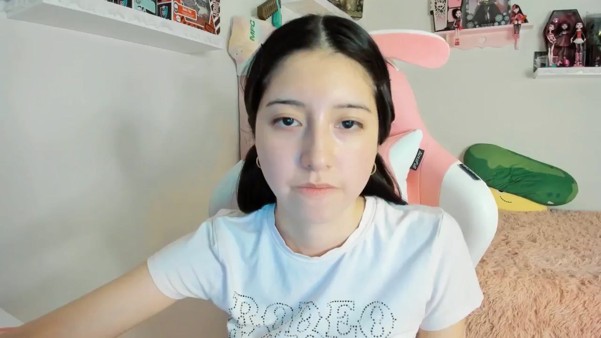 Gallery image thumbnail from Cherrycute666's myfreecams stream on, 01/10/2025, 03:31 image 2 of 20