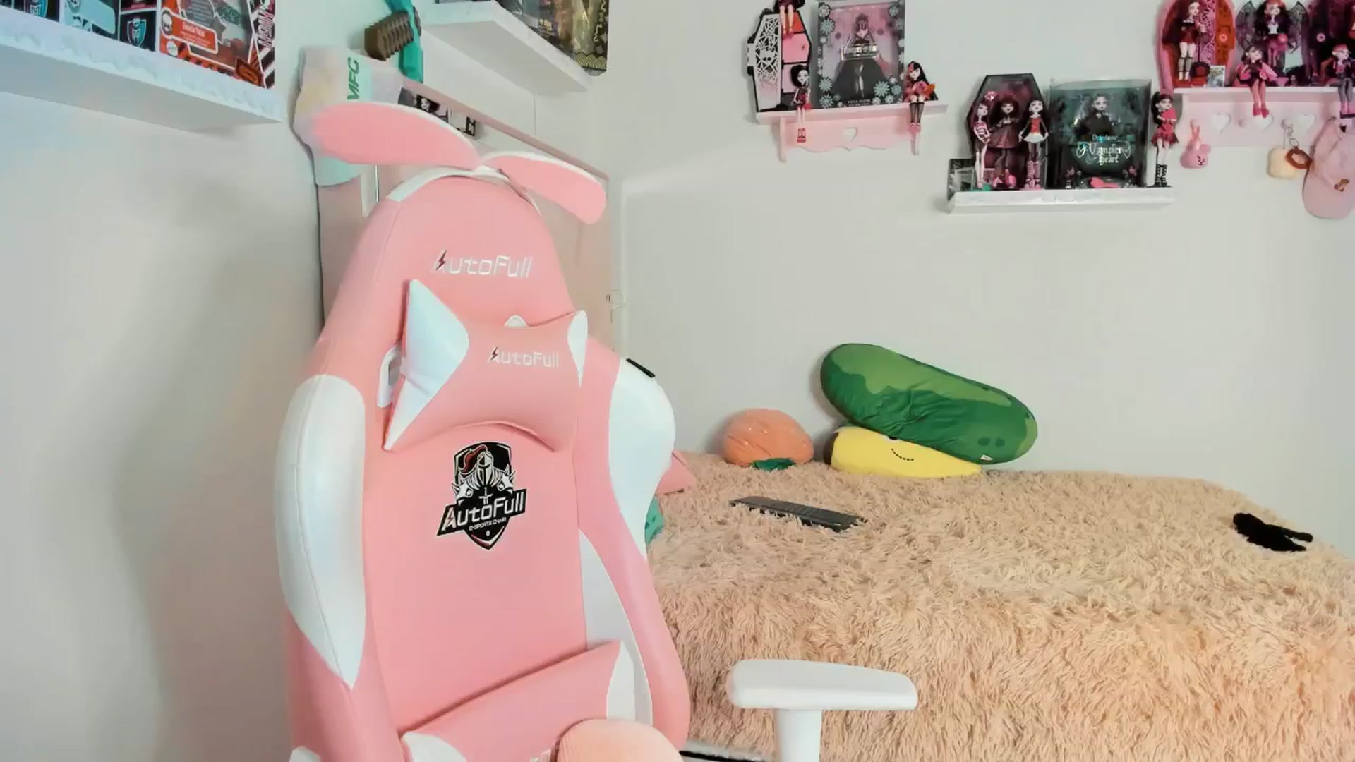 Gallery image thumbnail from Cherrycute666's myfreecams stream on, 01/10/2025, 03:31 image 8 of 20