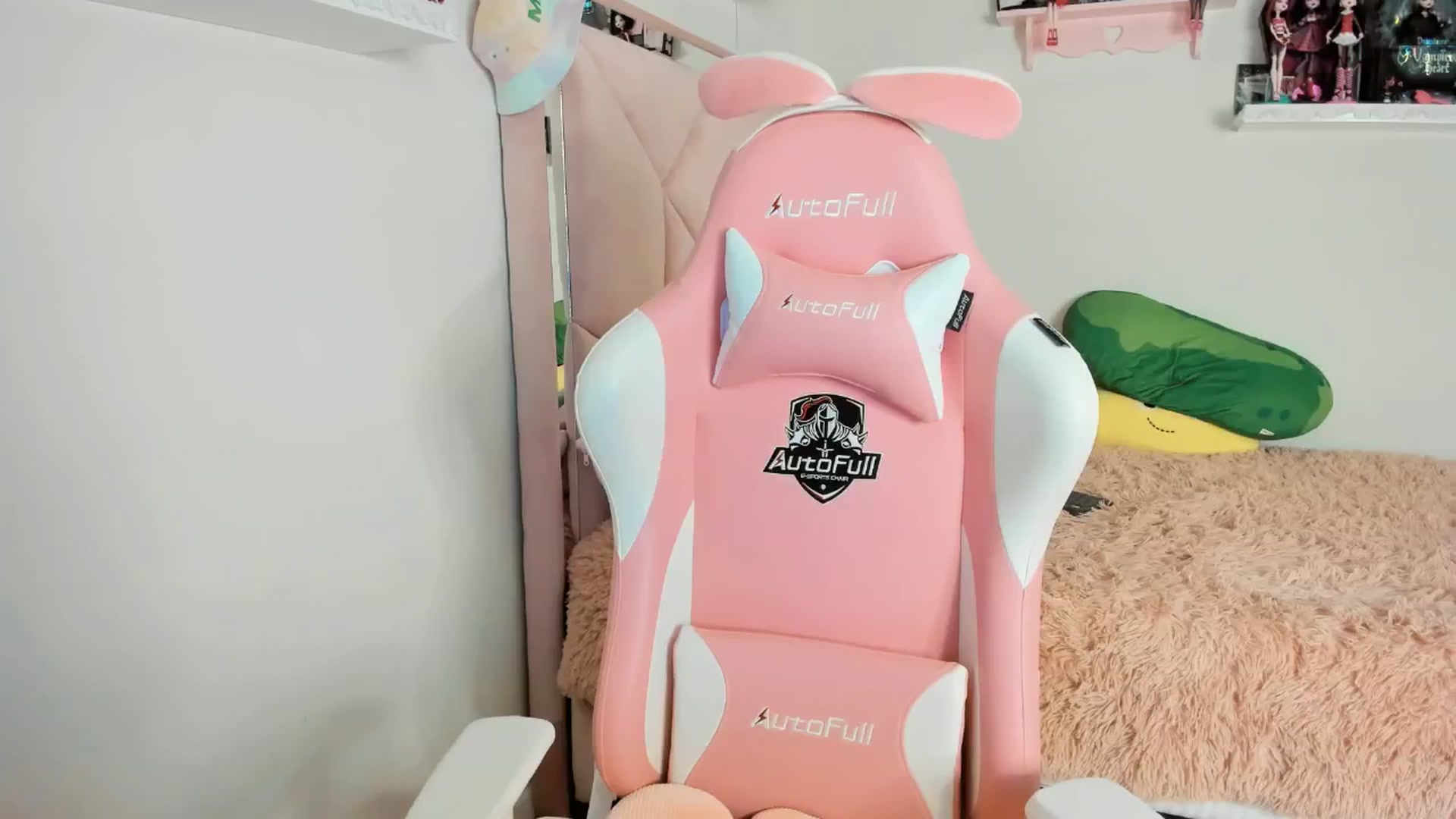 Gallery image thumbnail from Cherrycute666's myfreecams stream on, 01/10/2025, 03:31 image 15 of 20