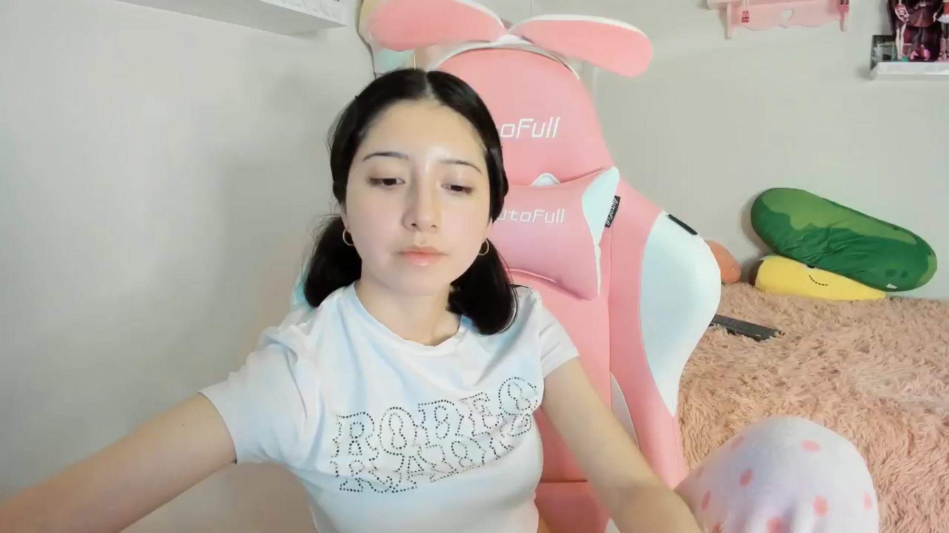 Gallery image thumbnail from Cherrycute666's myfreecams stream on, 01/10/2025, 03:31 image 11 of 20