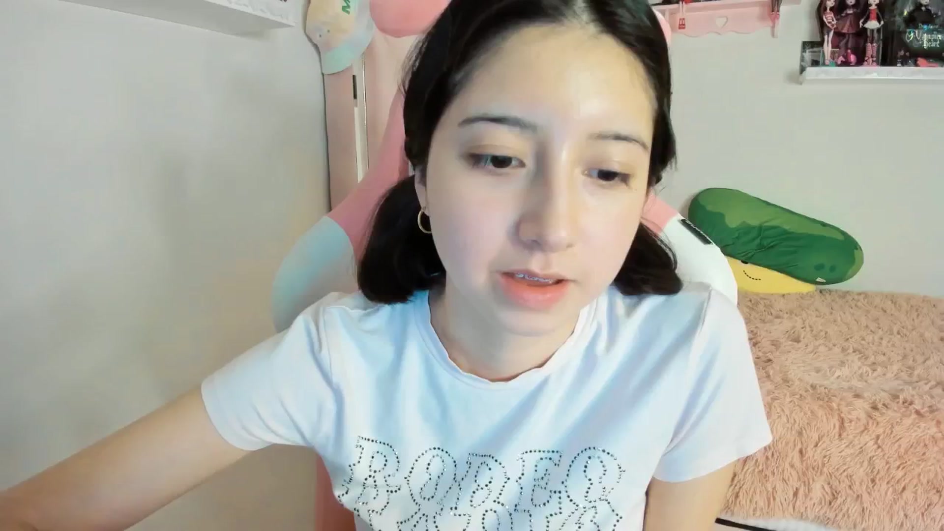 Gallery image thumbnail from Cherrycute666's myfreecams stream on, 01/10/2025, 03:31 image 13 of 20
