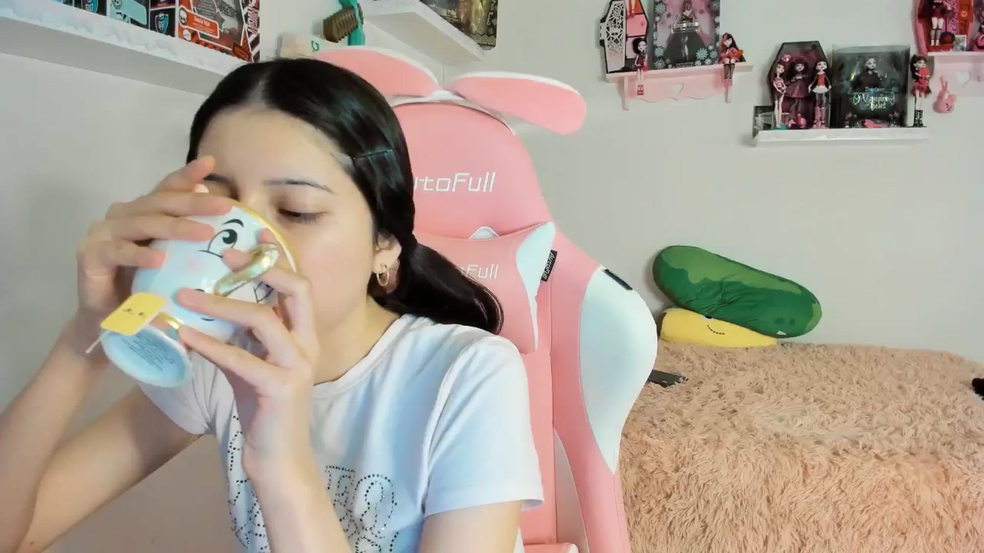 Gallery image thumbnail from Cherrycute666's myfreecams stream on, 01/10/2025, 03:31 image 9 of 20