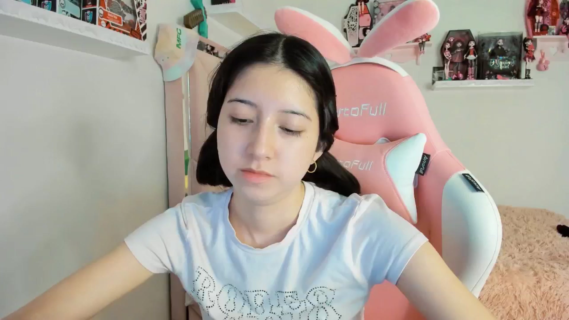 Gallery image thumbnail from Cherrycute666's myfreecams stream on, 01/10/2025, 06:45 image 2 of 20