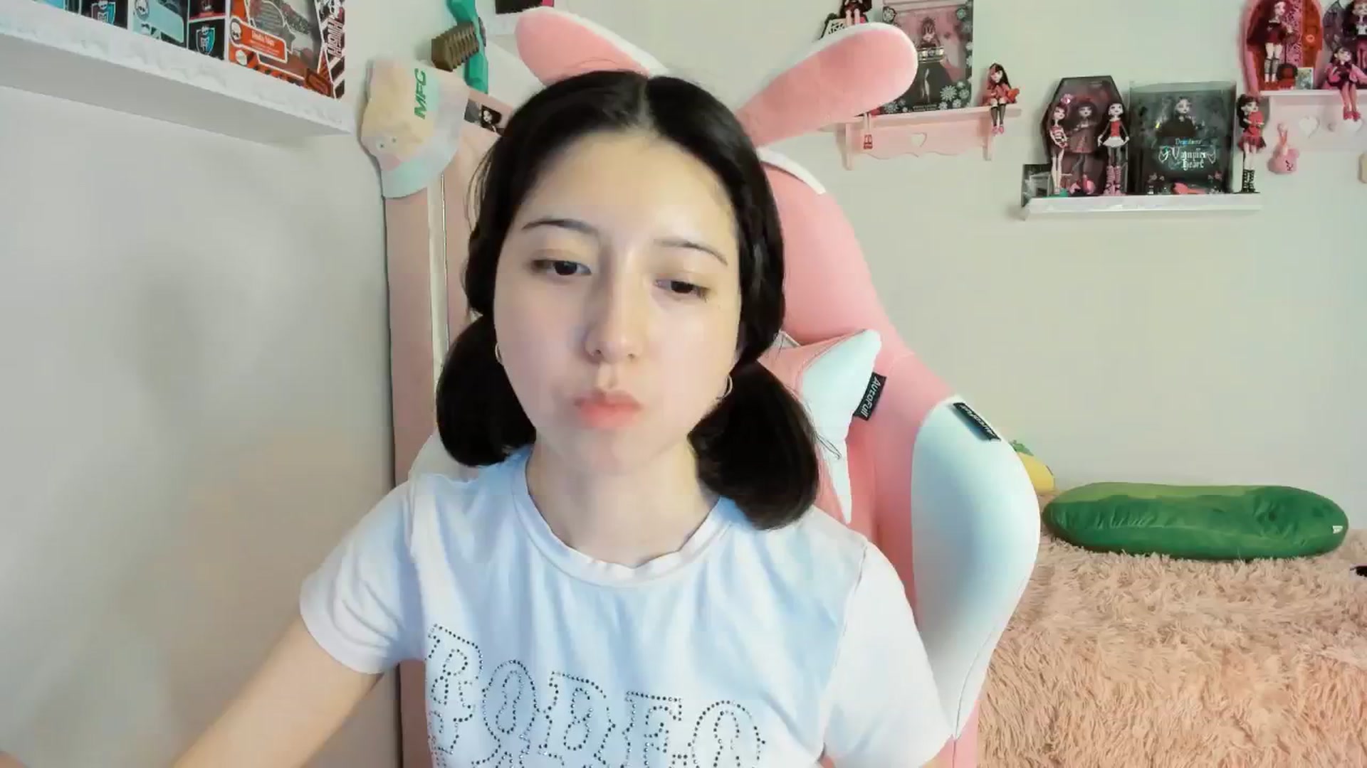 Gallery image thumbnail from Cherrycute666's myfreecams stream on, 01/10/2025, 06:45 image 10 of 20