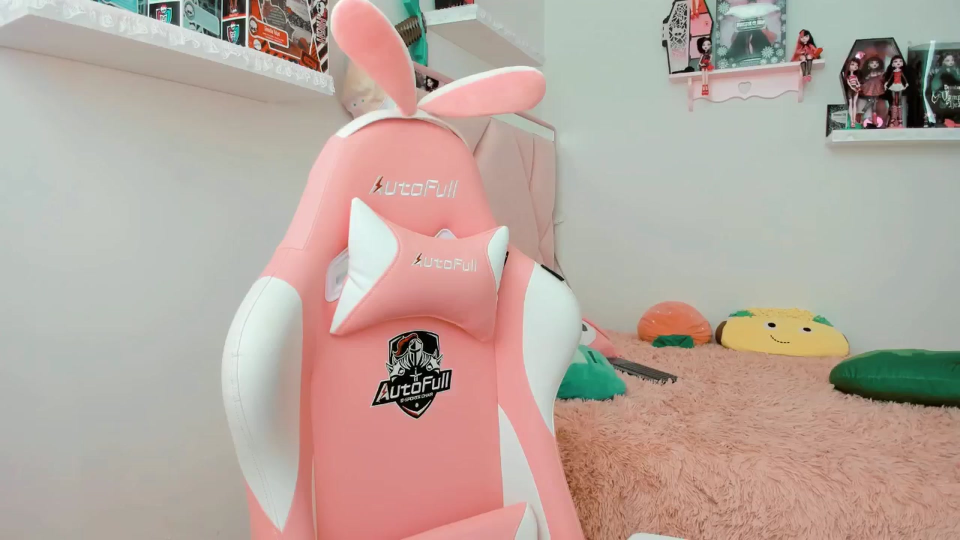 Gallery image thumbnail from Cherrycute666's myfreecams stream on, 01/10/2025, 19:20 image 4 of 20