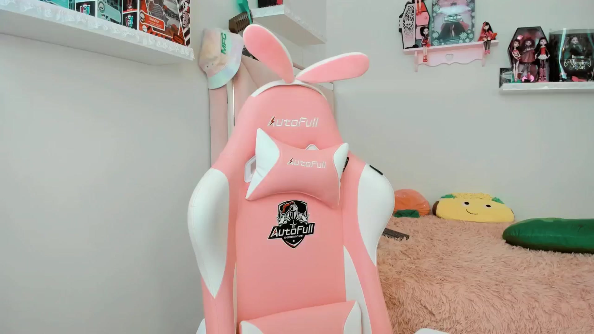 Gallery image thumbnail from Cherrycute666's myfreecams stream on, 01/10/2025, 19:20 image 19 of 20