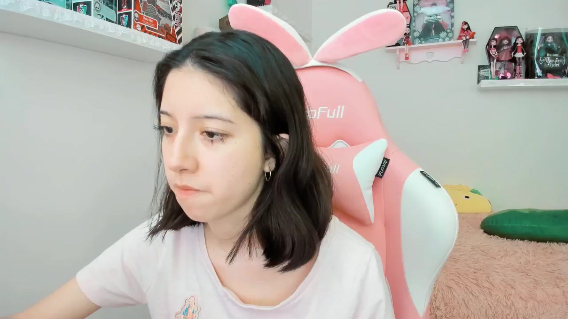 Gallery image thumbnail from Cherrycute666's myfreecams stream on, 01/10/2025, 19:20 image 20 of 20