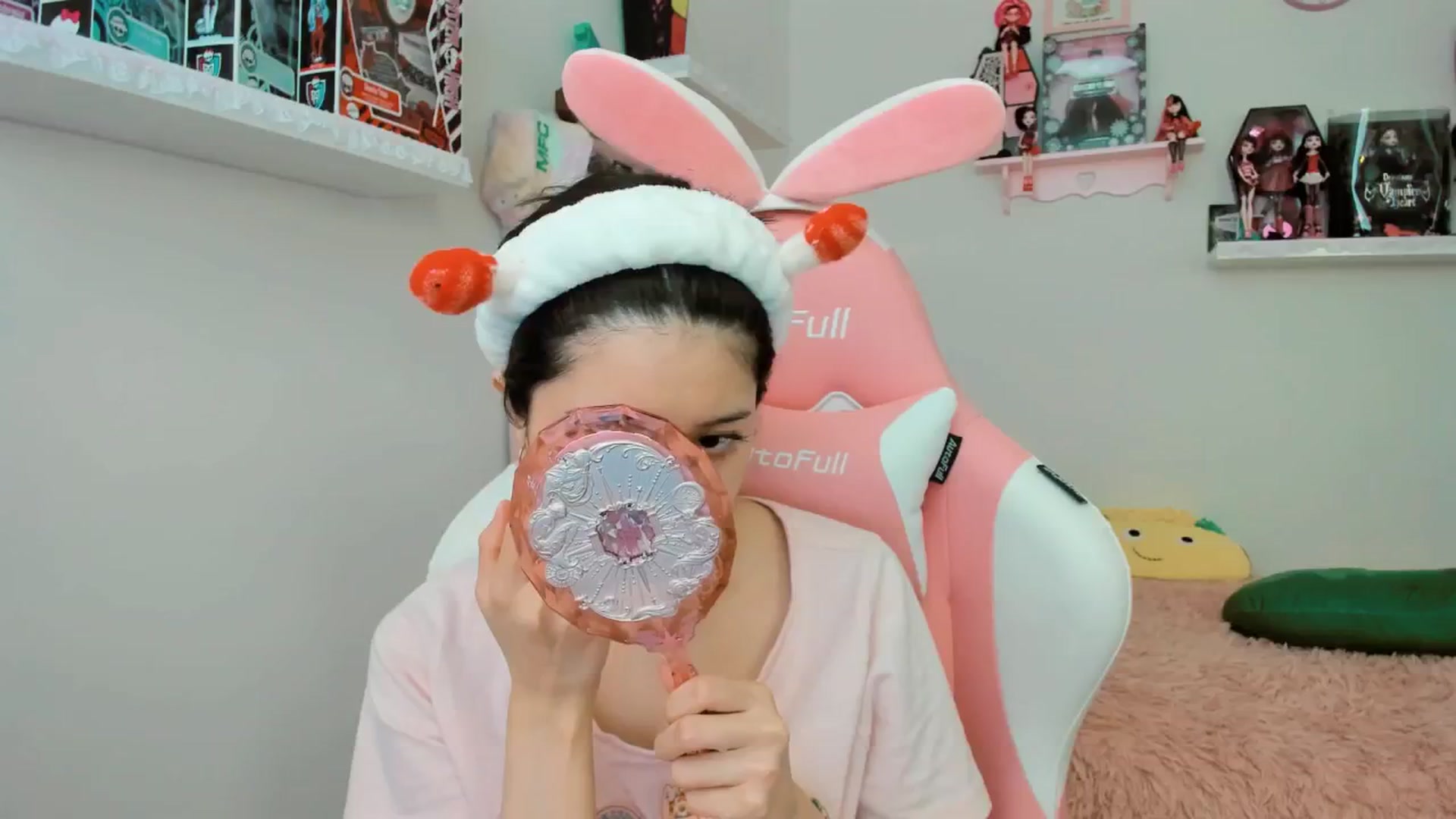 Gallery image thumbnail from Cherrycute666's myfreecams stream on, 01/10/2025, 19:20 image 17 of 20
