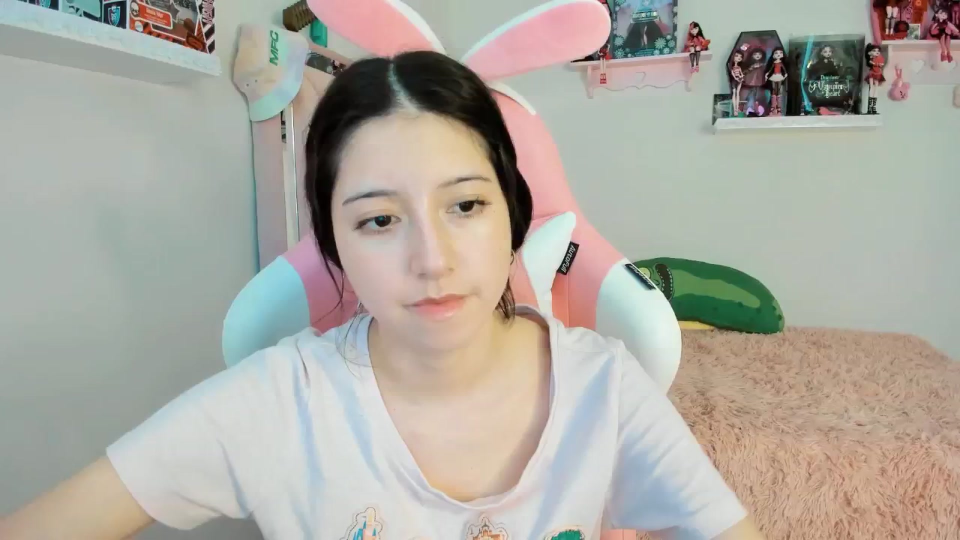 Gallery image thumbnail from Cherrycute666's myfreecams stream on, 01/10/2025, 23:34 image 7 of 20