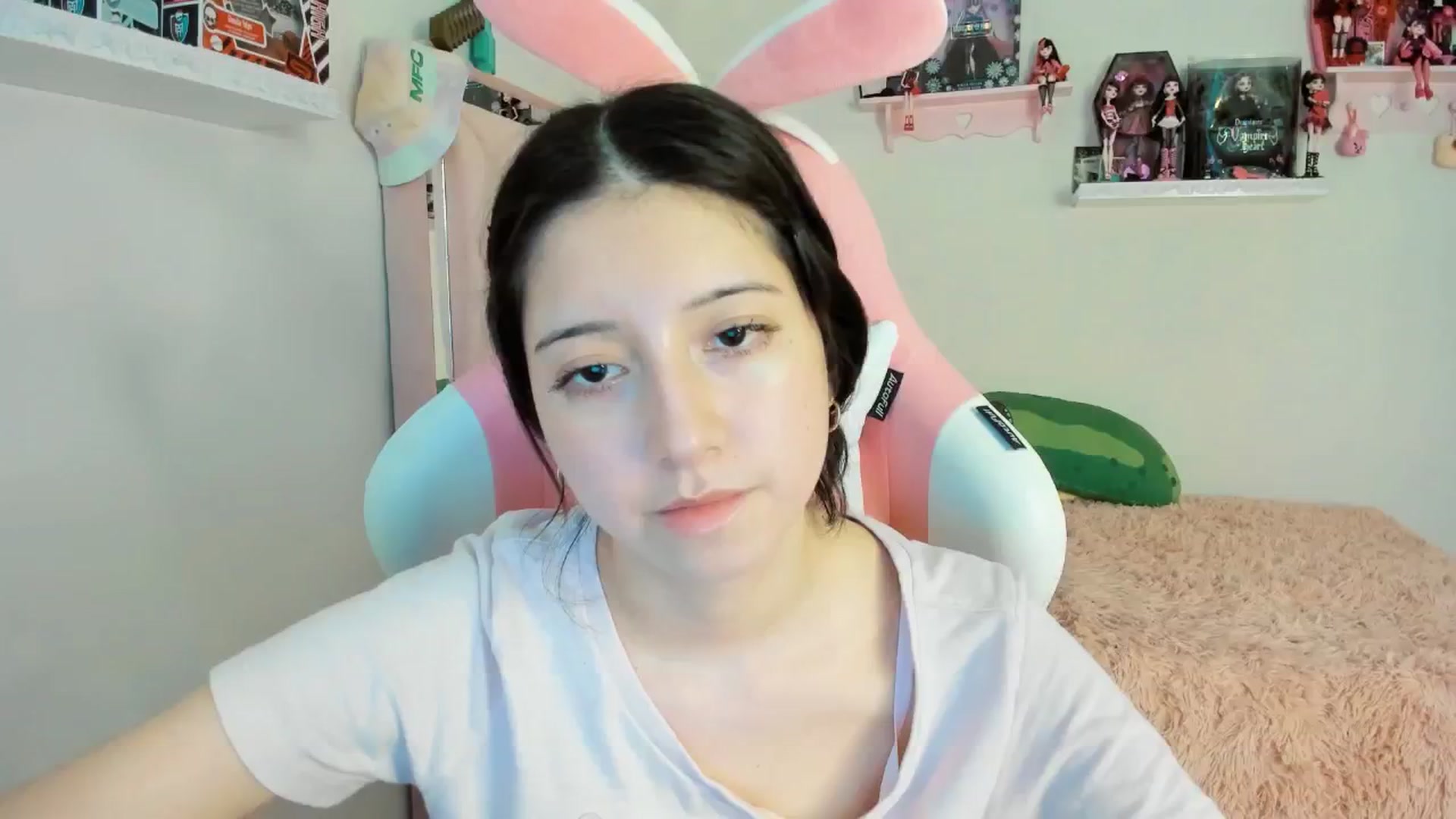 Gallery image thumbnail from Cherrycute666's myfreecams stream on, 01/10/2025, 23:34 image 20 of 20