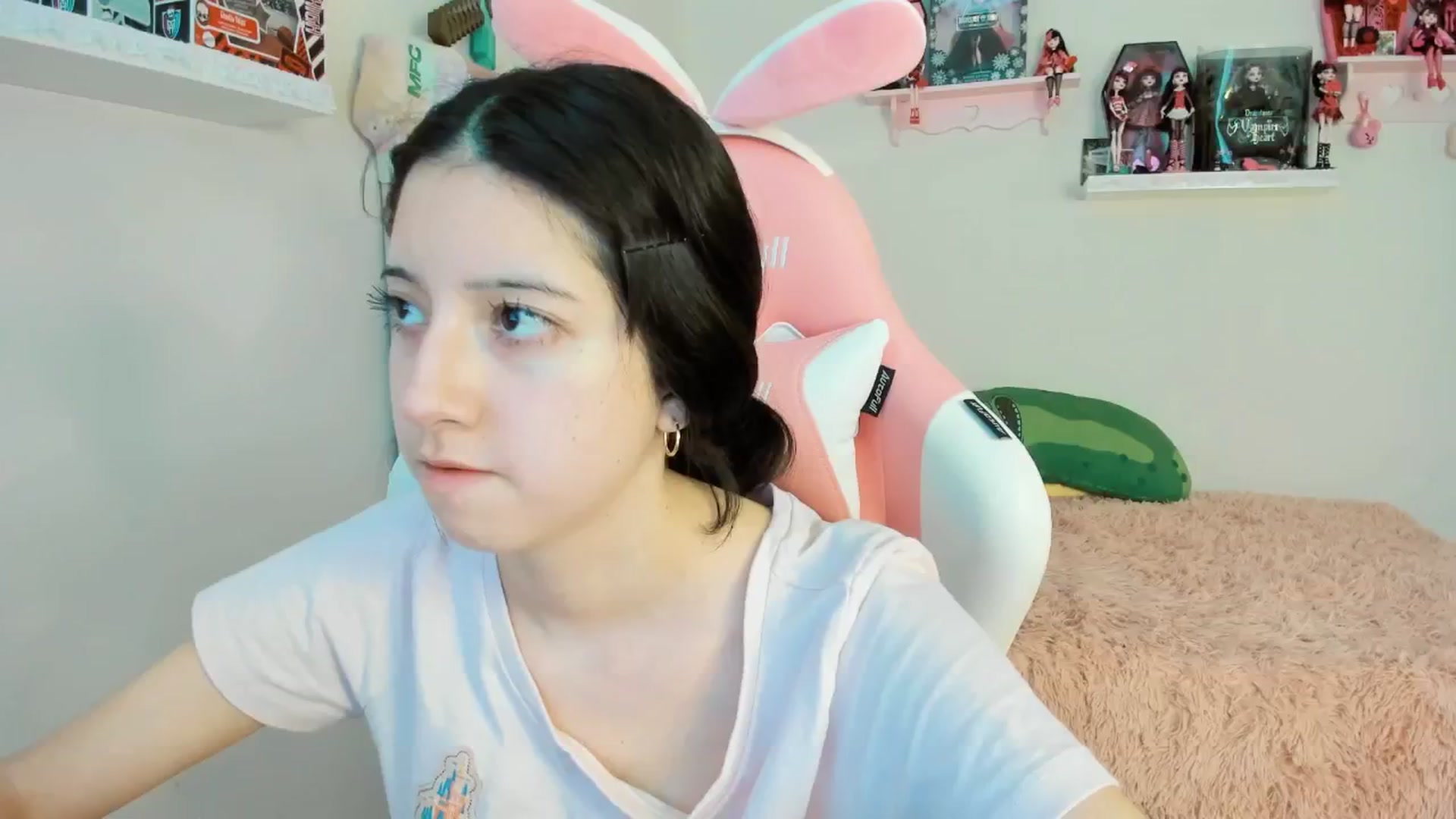Gallery image thumbnail from Cherrycute666's myfreecams stream on, 01/10/2025, 23:34 image 10 of 20