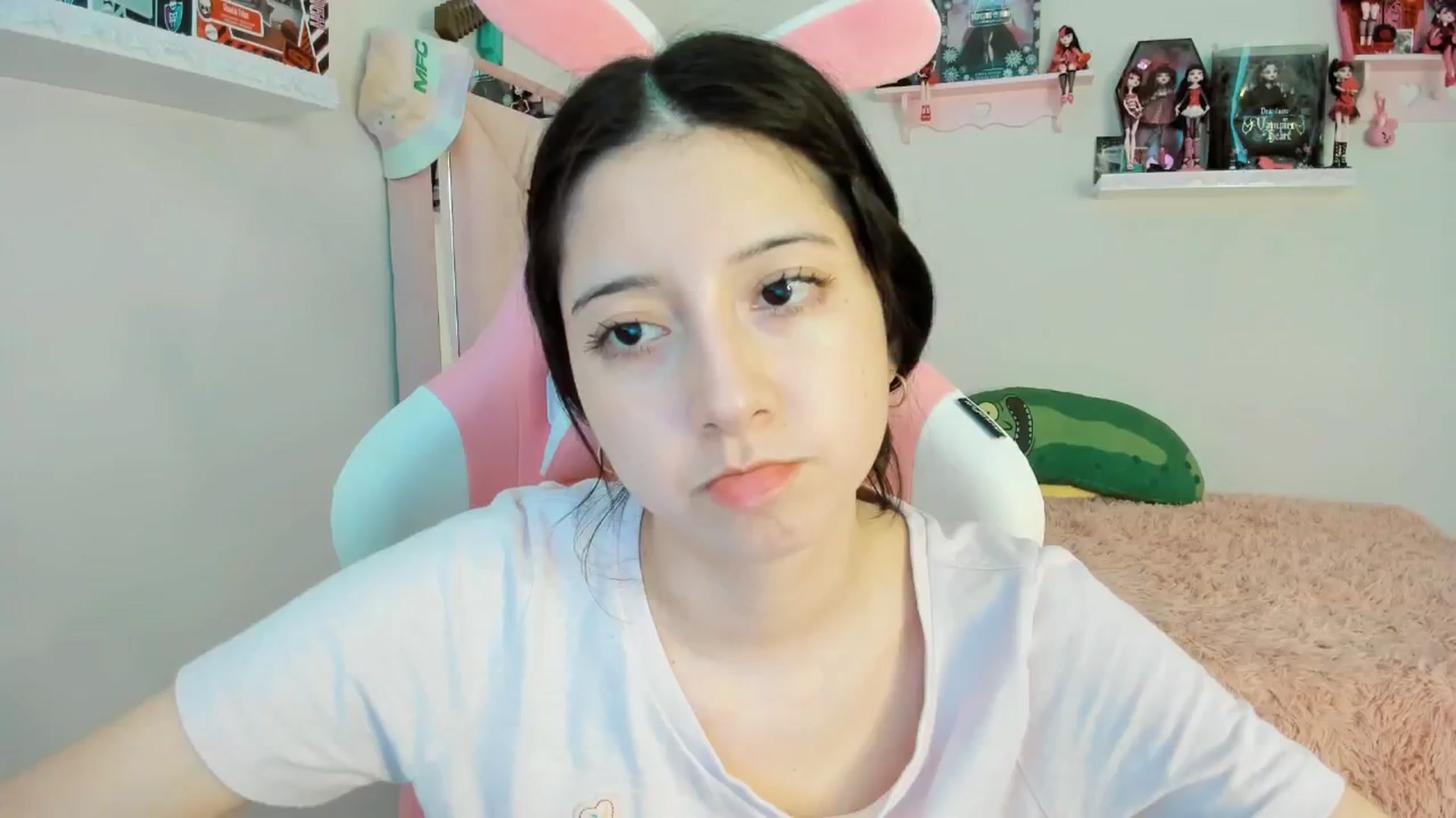 Gallery image thumbnail from Cherrycute666's myfreecams stream on, 01/10/2025, 23:34 image 1 of 20