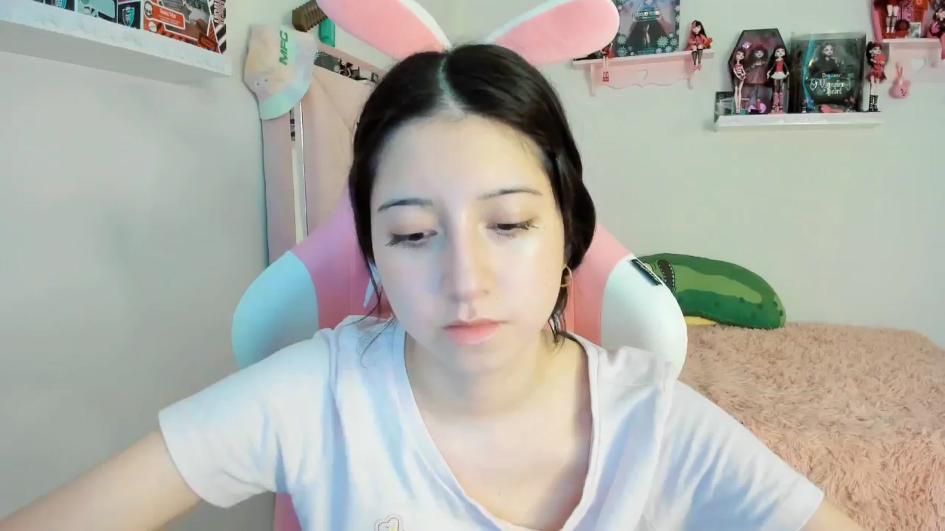 Gallery image thumbnail from Cherrycute666's myfreecams stream on, 01/10/2025, 23:34 image 16 of 20
