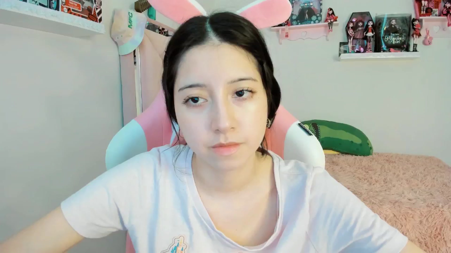 Gallery image thumbnail from Cherrycute666's myfreecams stream on, 01/10/2025, 23:34 image 2 of 20
