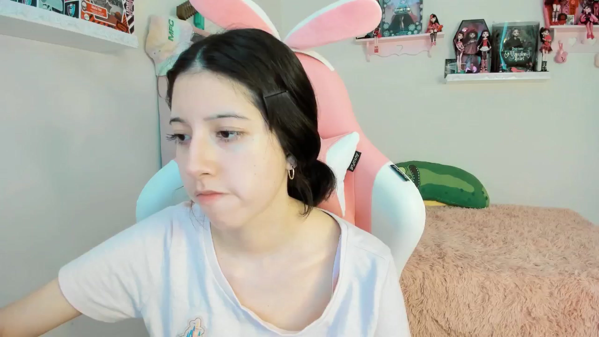 Gallery image thumbnail from Cherrycute666's myfreecams stream on, 01/10/2025, 23:34 image 8 of 20