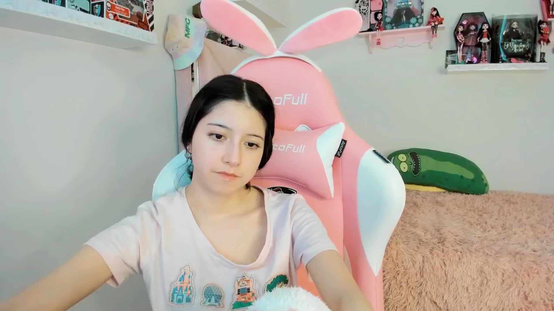 Gallery image thumbnail from Cherrycute666's myfreecams stream on, 01/10/2025, 23:34 image 12 of 20