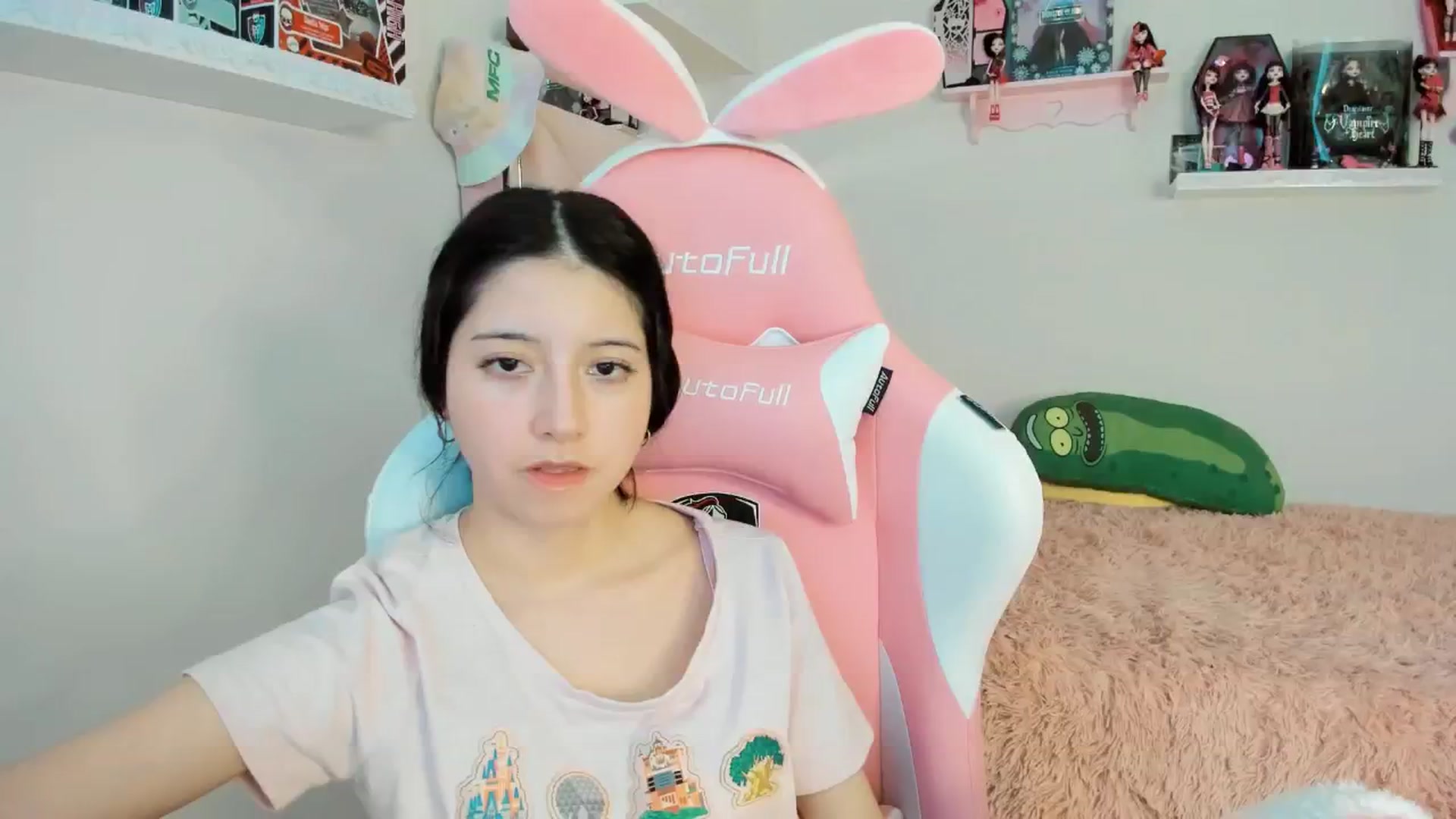 Gallery image thumbnail from Cherrycute666's myfreecams stream on, 01/10/2025, 23:34 image 13 of 20