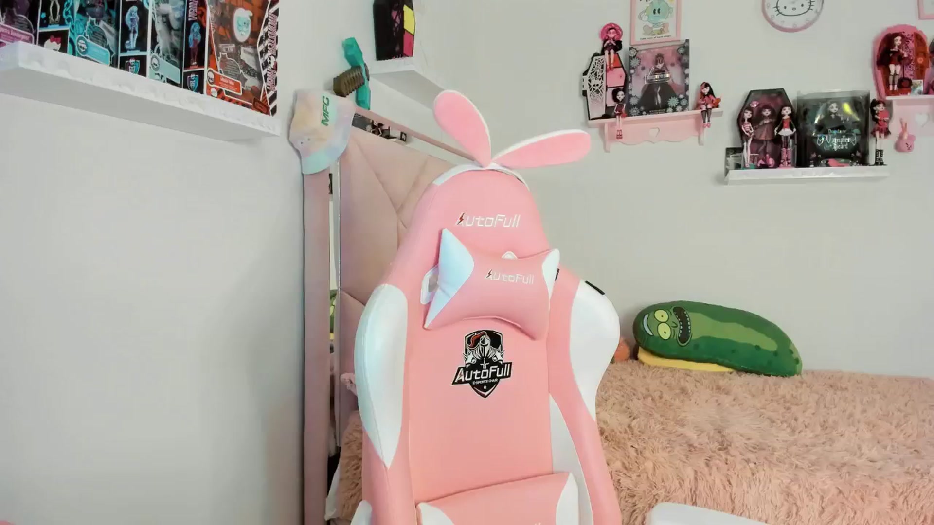 Gallery image thumbnail from Cherrycute666's myfreecams stream on, 01/11/2025, 02:08 image 8 of 20