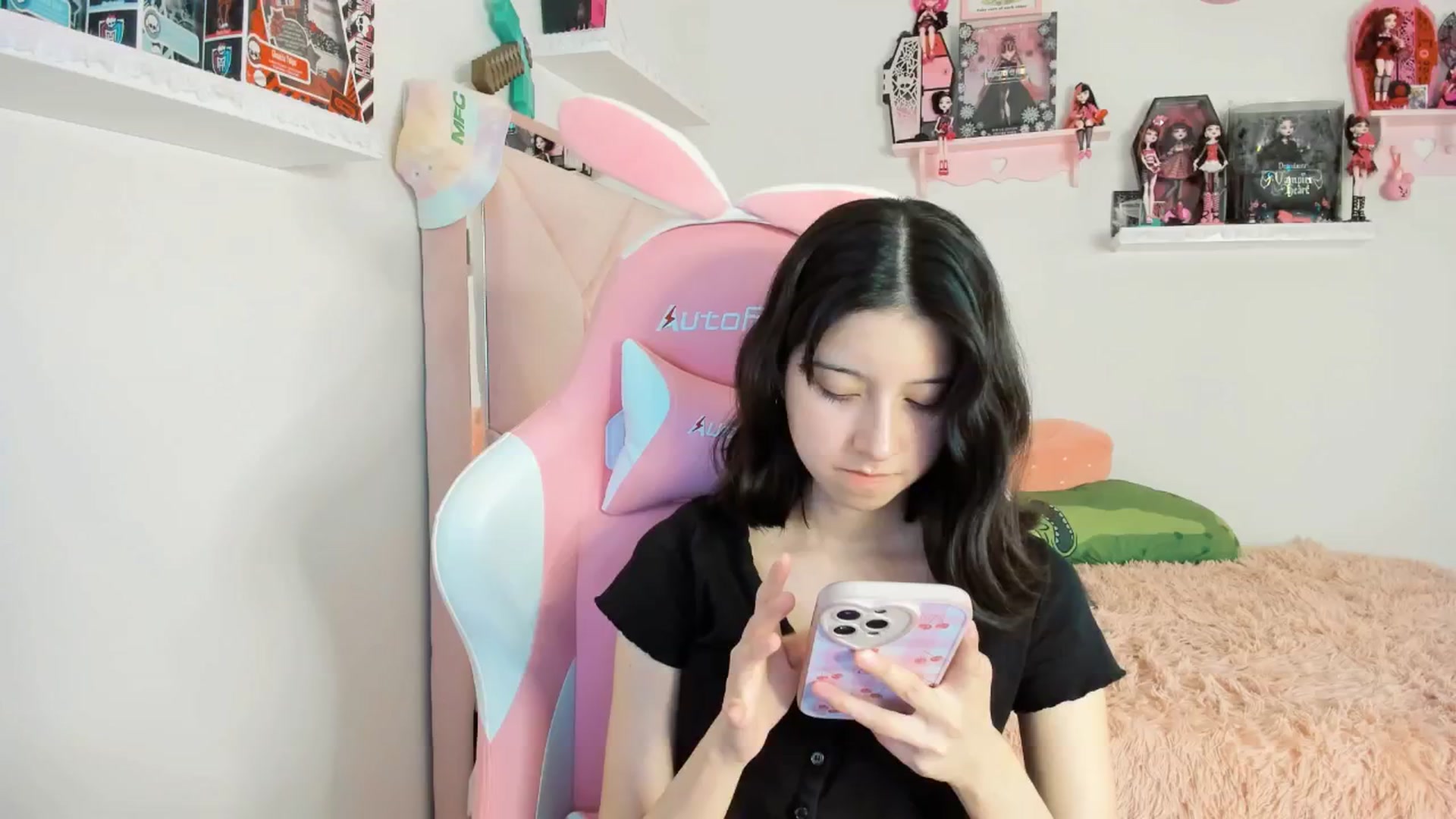 Gallery image thumbnail from Cherrycute666's myfreecams stream on, 01/11/2025, 10:04 image 20 of 20