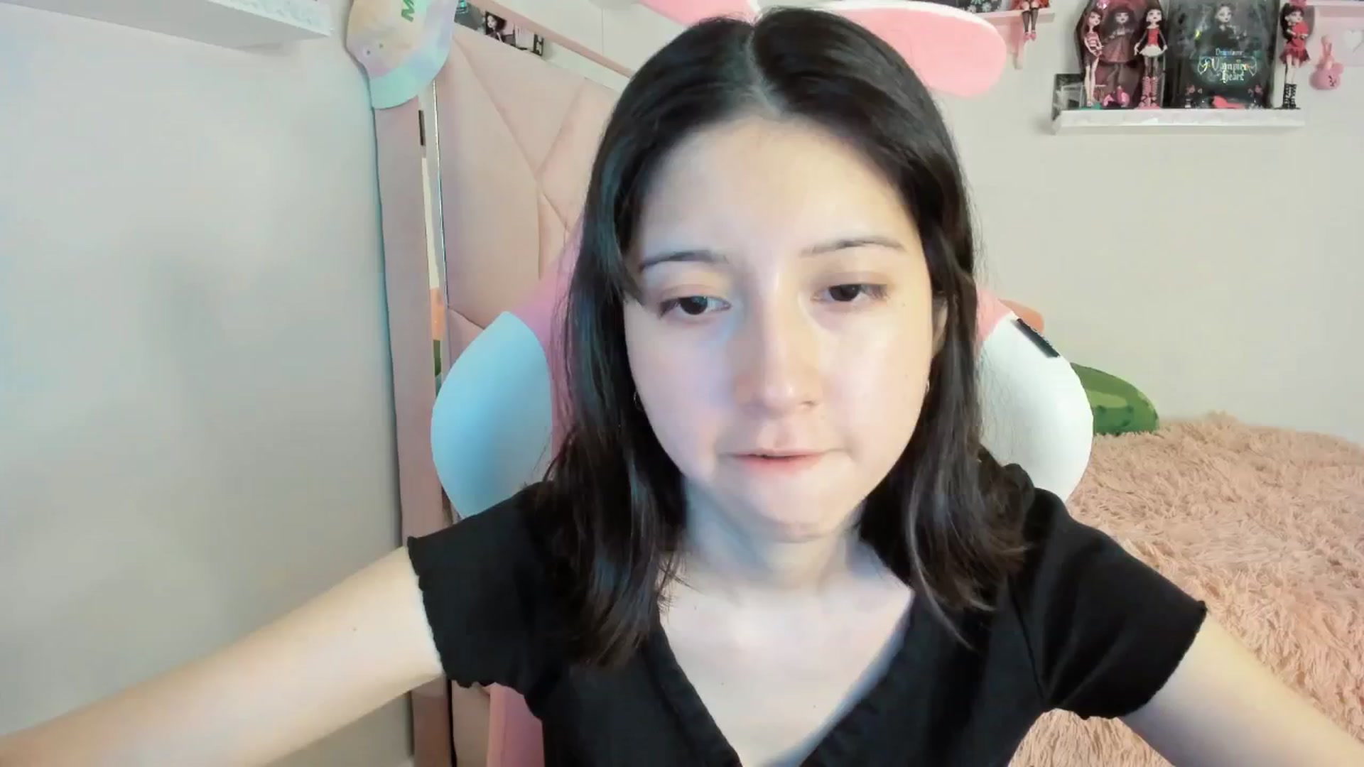 Gallery image thumbnail from Cherrycute666's myfreecams stream on, 01/11/2025, 10:04 image 13 of 20