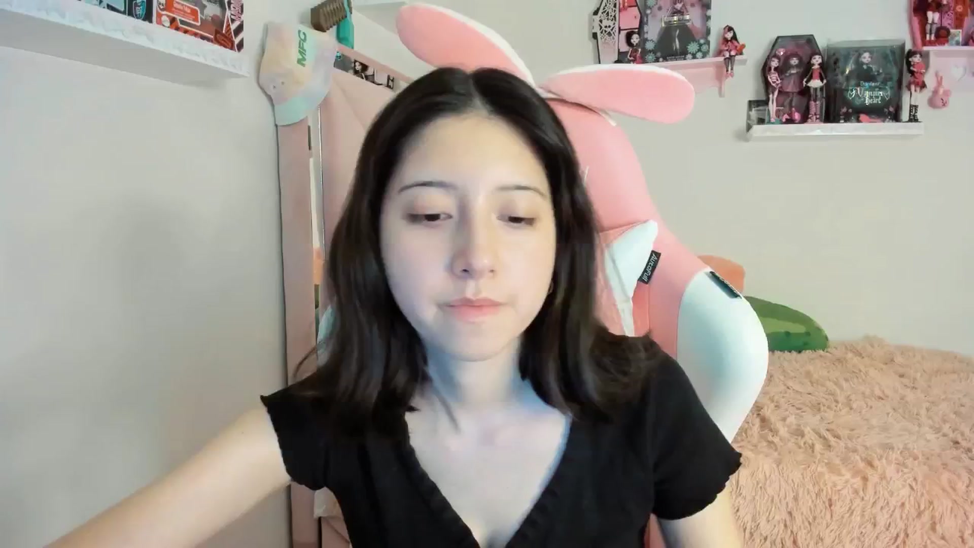 Gallery image thumbnail from Cherrycute666's myfreecams stream on, 01/11/2025, 10:04 image 18 of 20