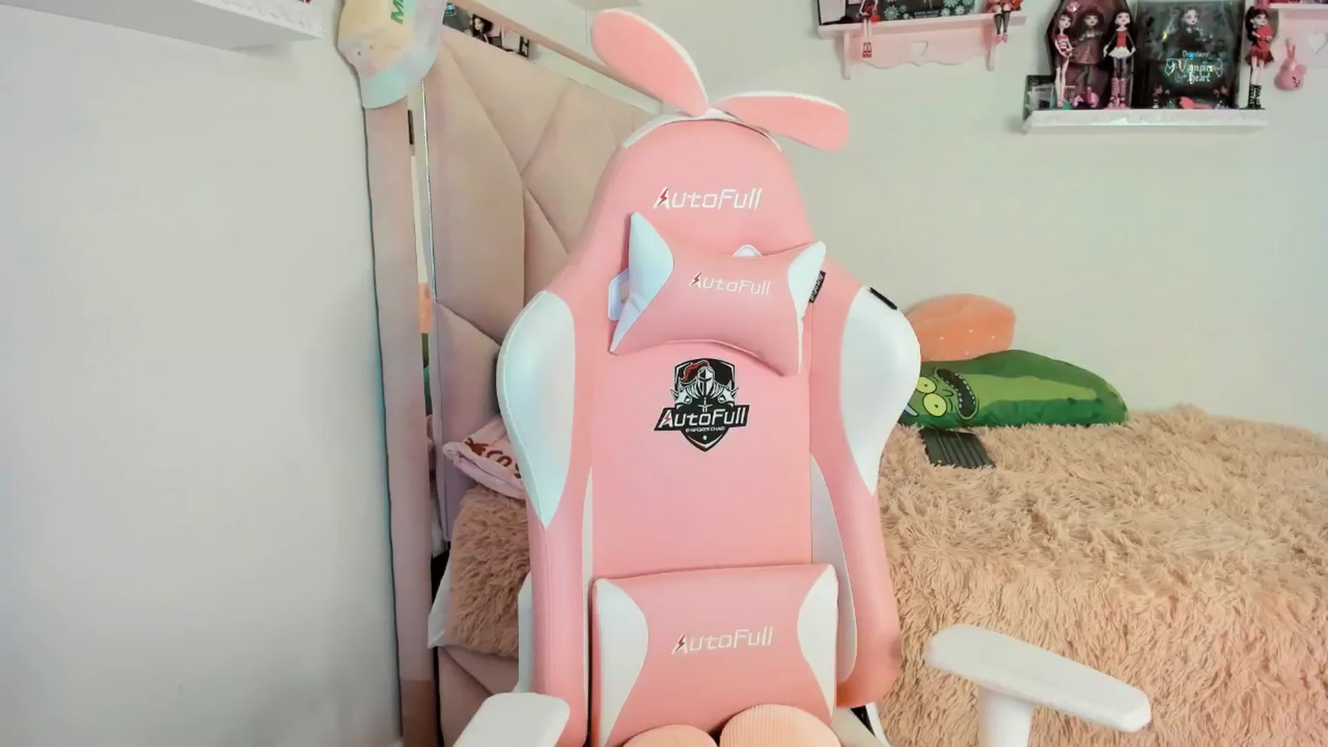 Gallery image thumbnail from Cherrycute666's myfreecams stream on, 01/11/2025, 10:04 image 11 of 20