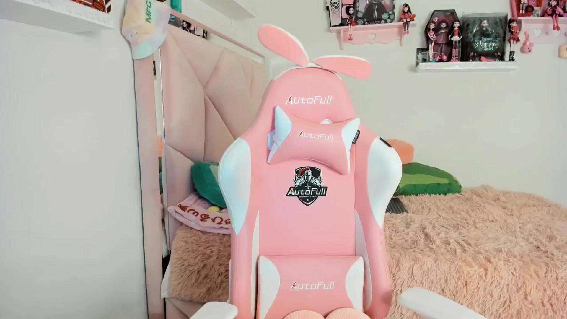 Gallery image thumbnail from Cherrycute666's myfreecams stream on, 01/11/2025, 10:04 image 9 of 20