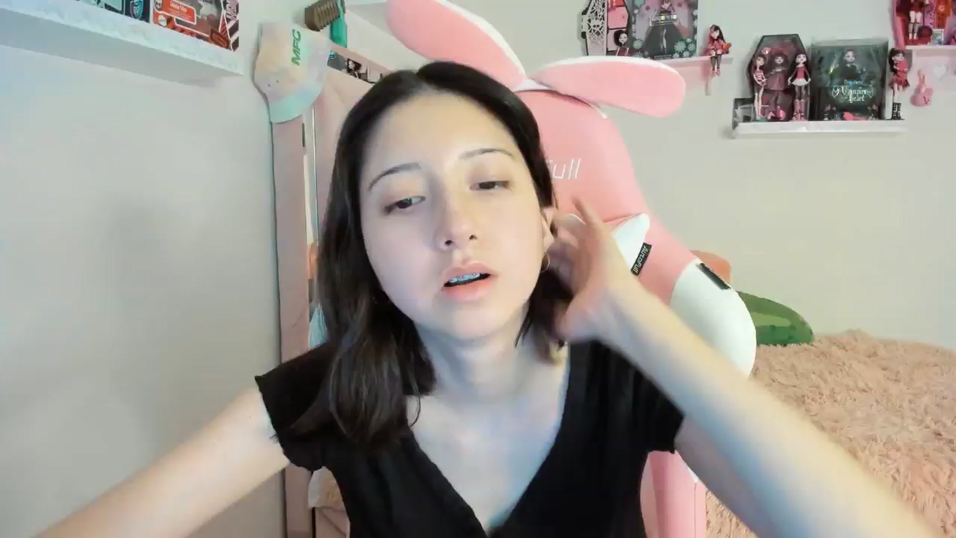 Gallery image thumbnail from Cherrycute666's myfreecams stream on, 01/11/2025, 10:04 image 15 of 20