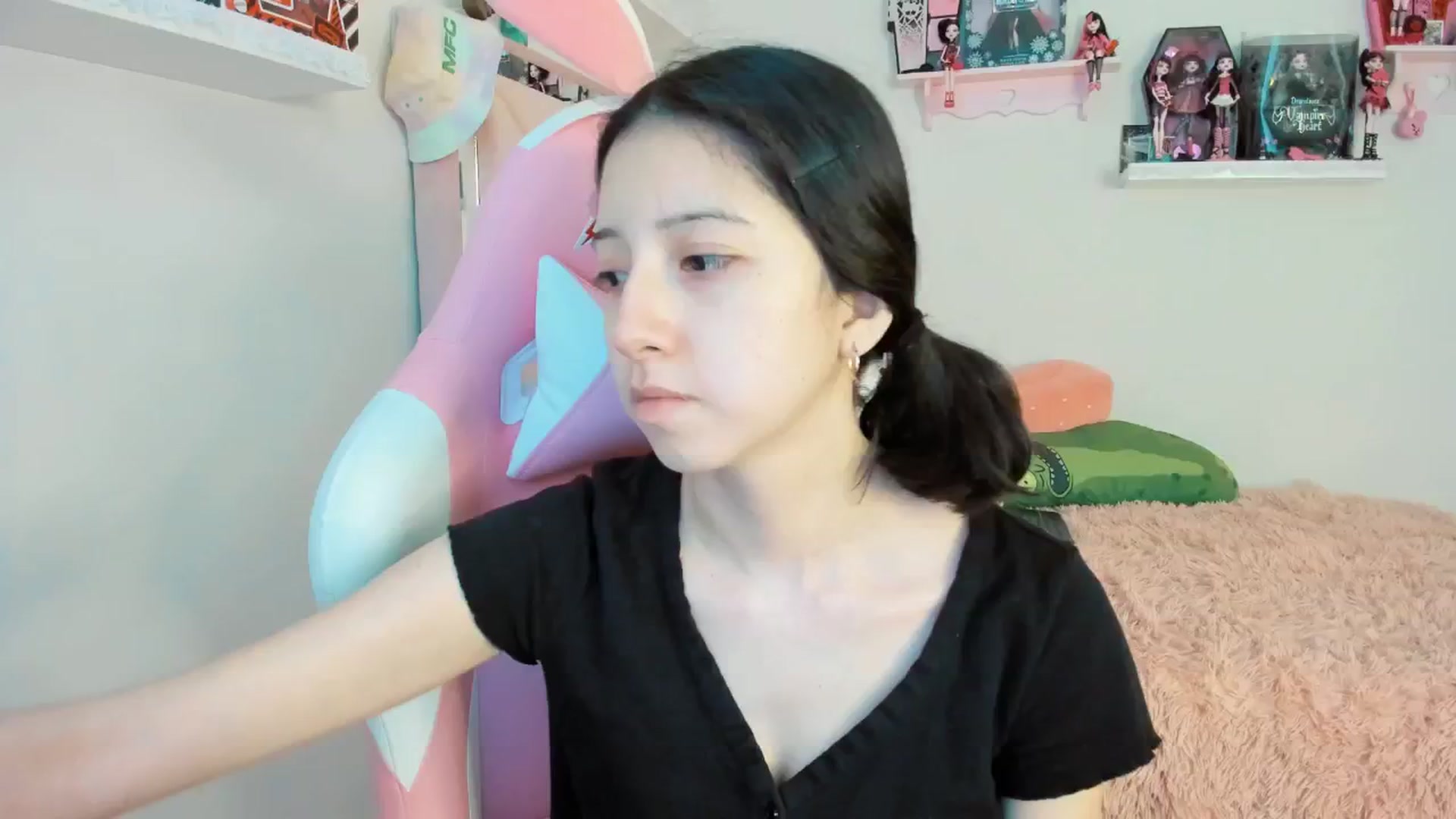 Gallery image thumbnail from Cherrycute666's myfreecams stream on, 01/11/2025, 23:00 image 5 of 20