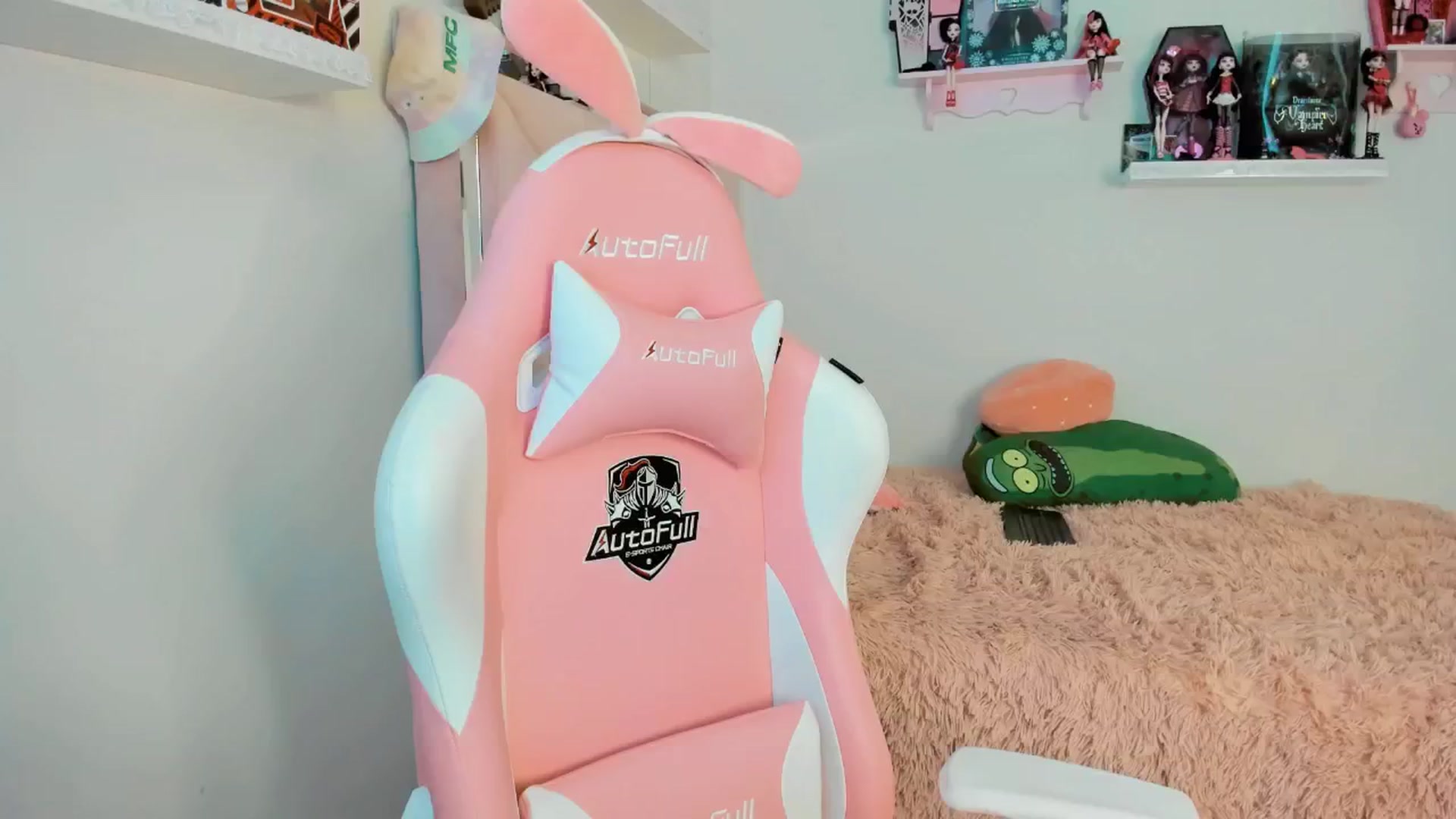 Gallery image thumbnail from Cherrycute666's myfreecams stream on, 01/11/2025, 23:00 image 15 of 20