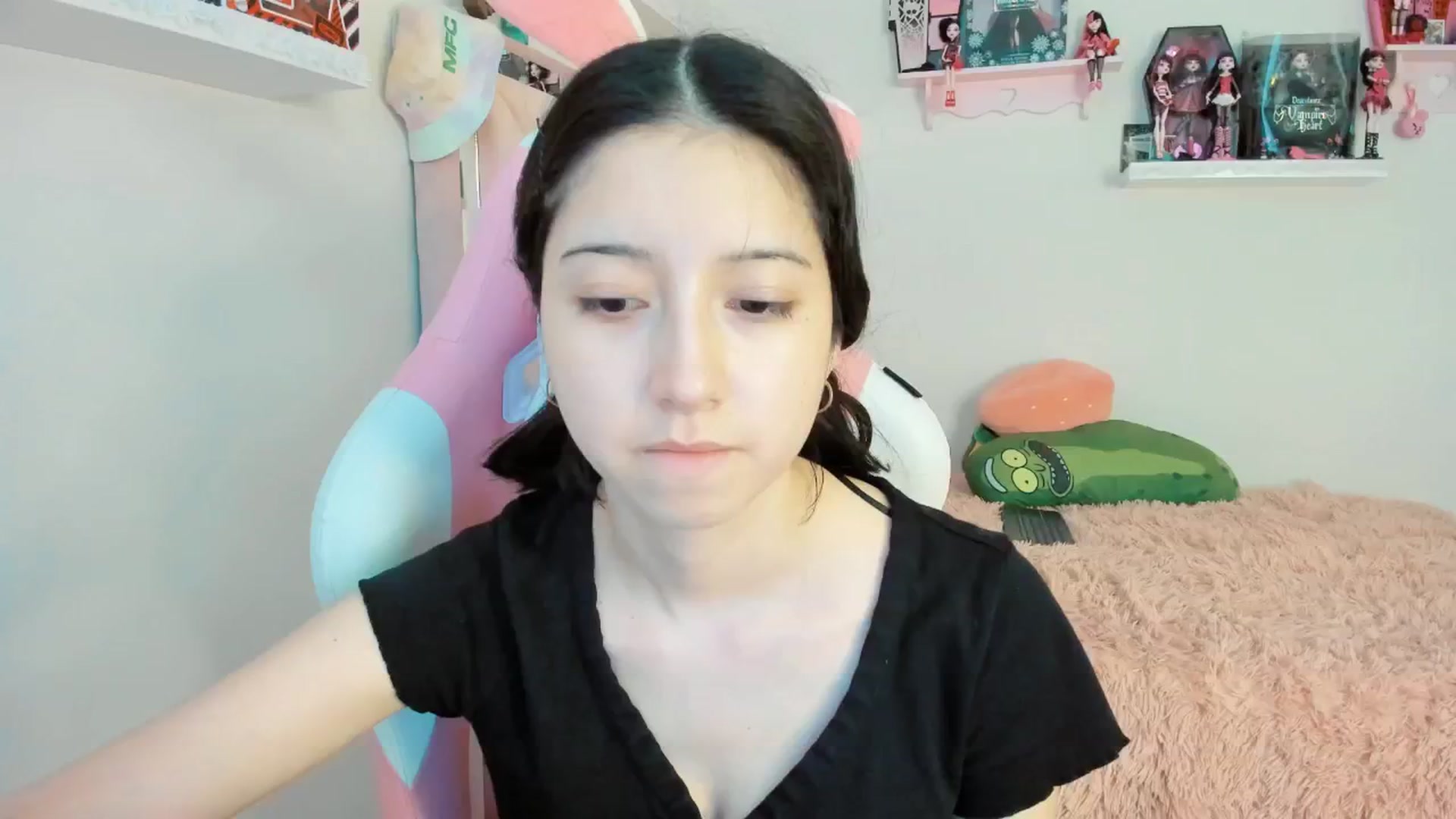 Gallery image thumbnail from Cherrycute666's myfreecams stream on, 01/11/2025, 23:00 image 6 of 20
