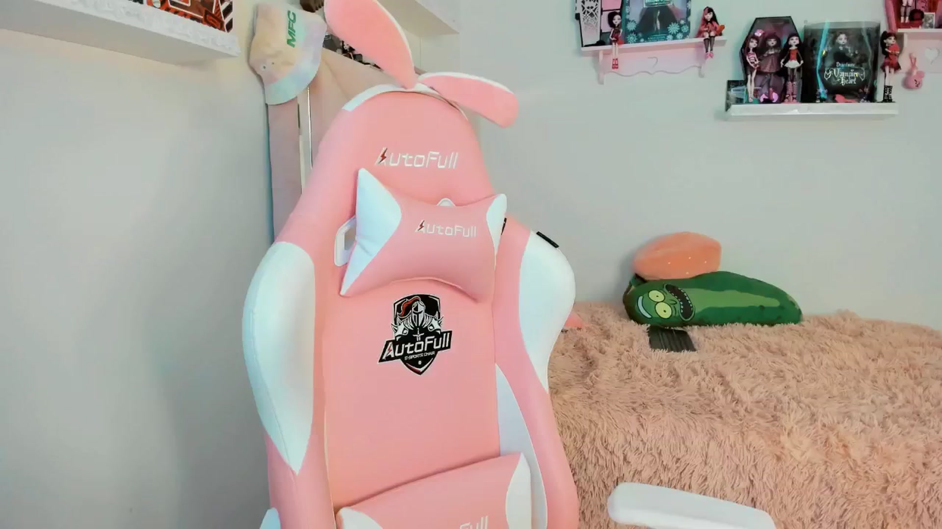 Gallery image thumbnail from Cherrycute666's myfreecams stream on, 01/11/2025, 23:00 image 16 of 20