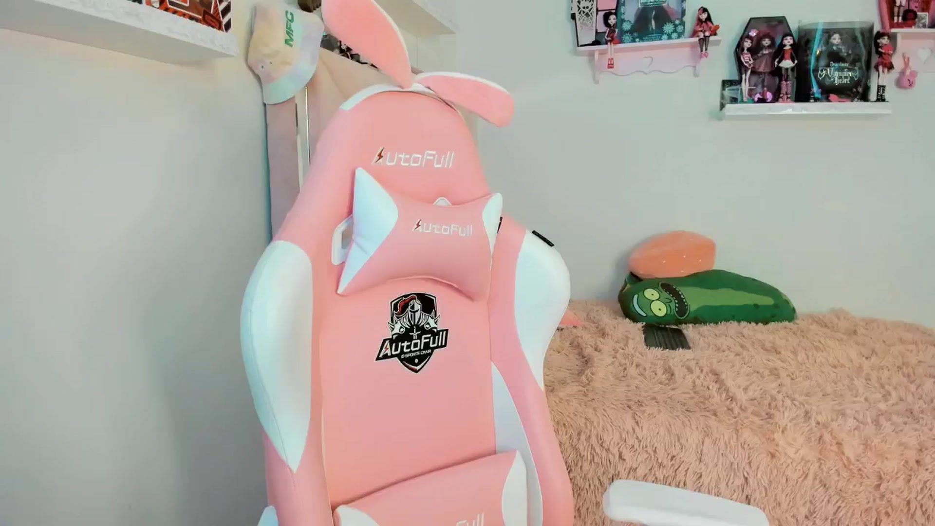 Gallery image thumbnail from Cherrycute666's myfreecams stream on, 01/11/2025, 23:00 image 14 of 20