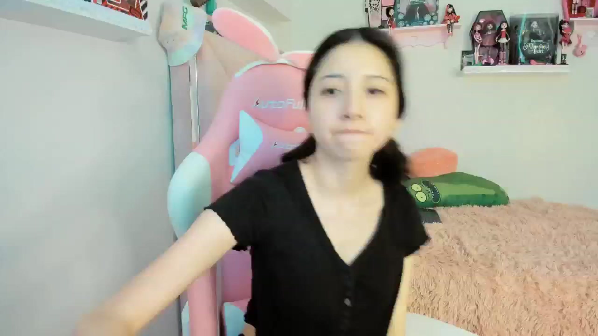 Gallery image thumbnail from Cherrycute666's myfreecams stream on, 01/11/2025, 23:00 image 17 of 20
