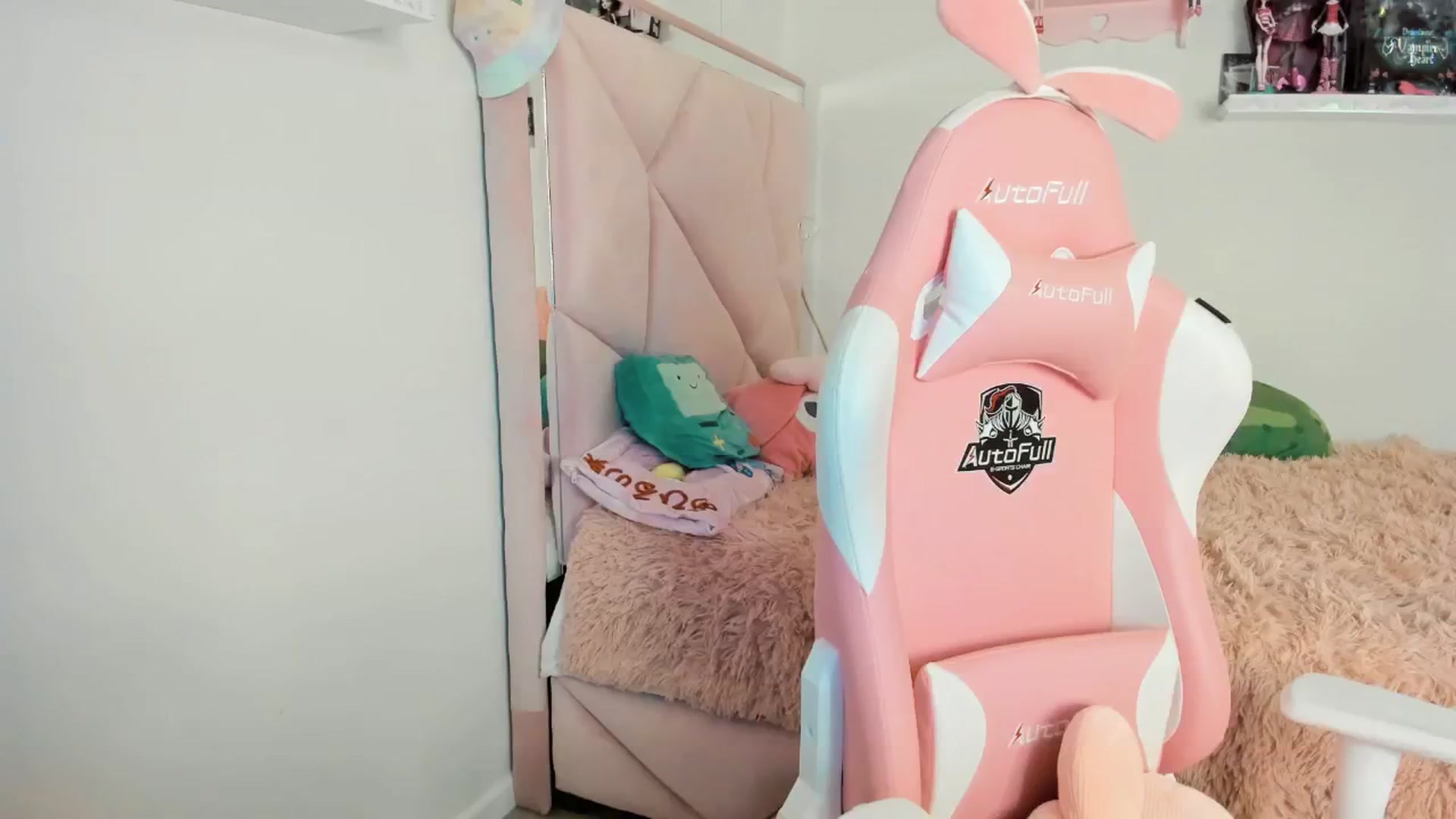 Gallery image thumbnail from Cherrycute666's myfreecams stream on, 01/12/2025, 06:08 image 5 of 20