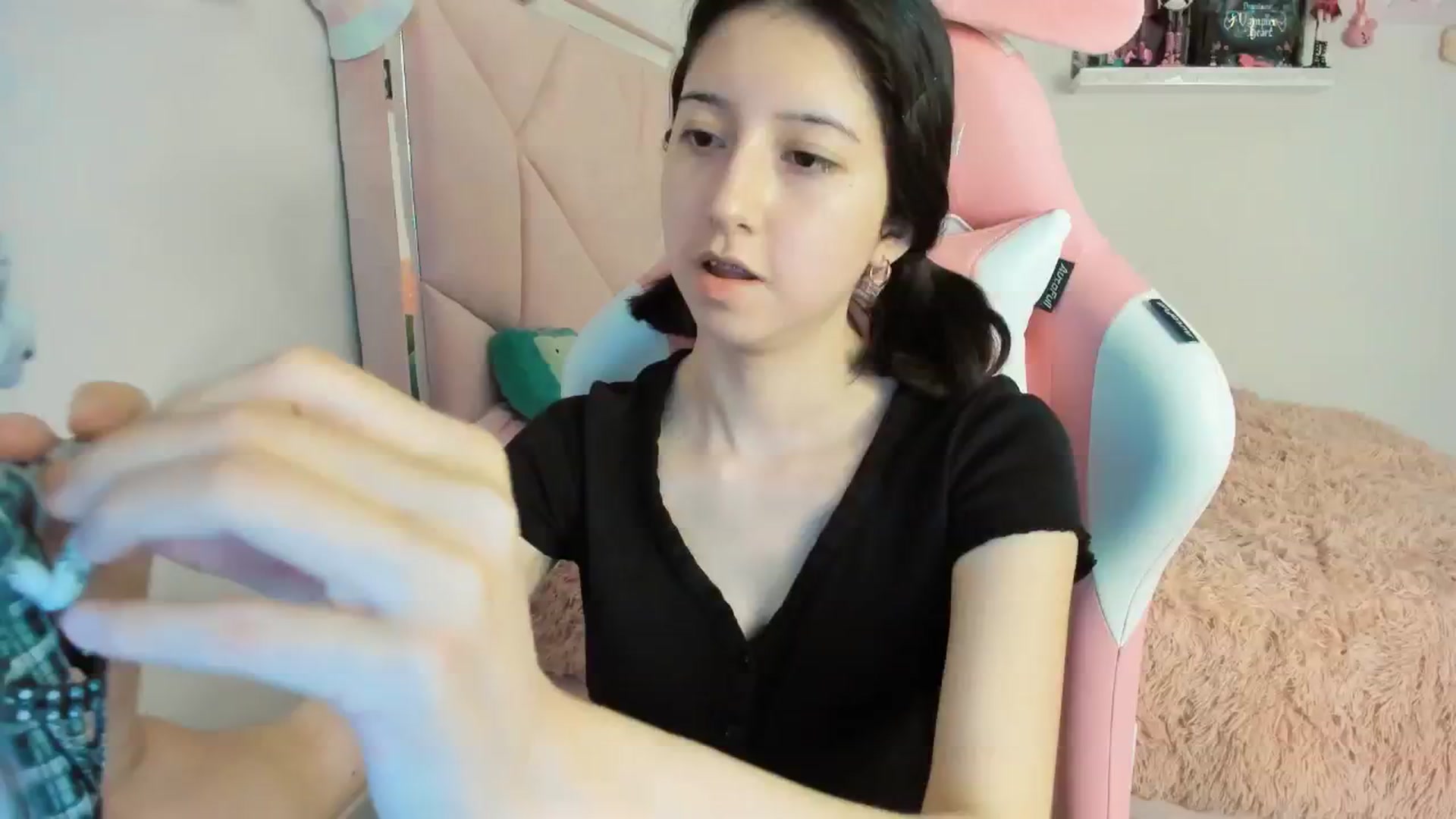 Gallery image thumbnail from Cherrycute666's myfreecams stream on, 01/12/2025, 06:08 image 7 of 20