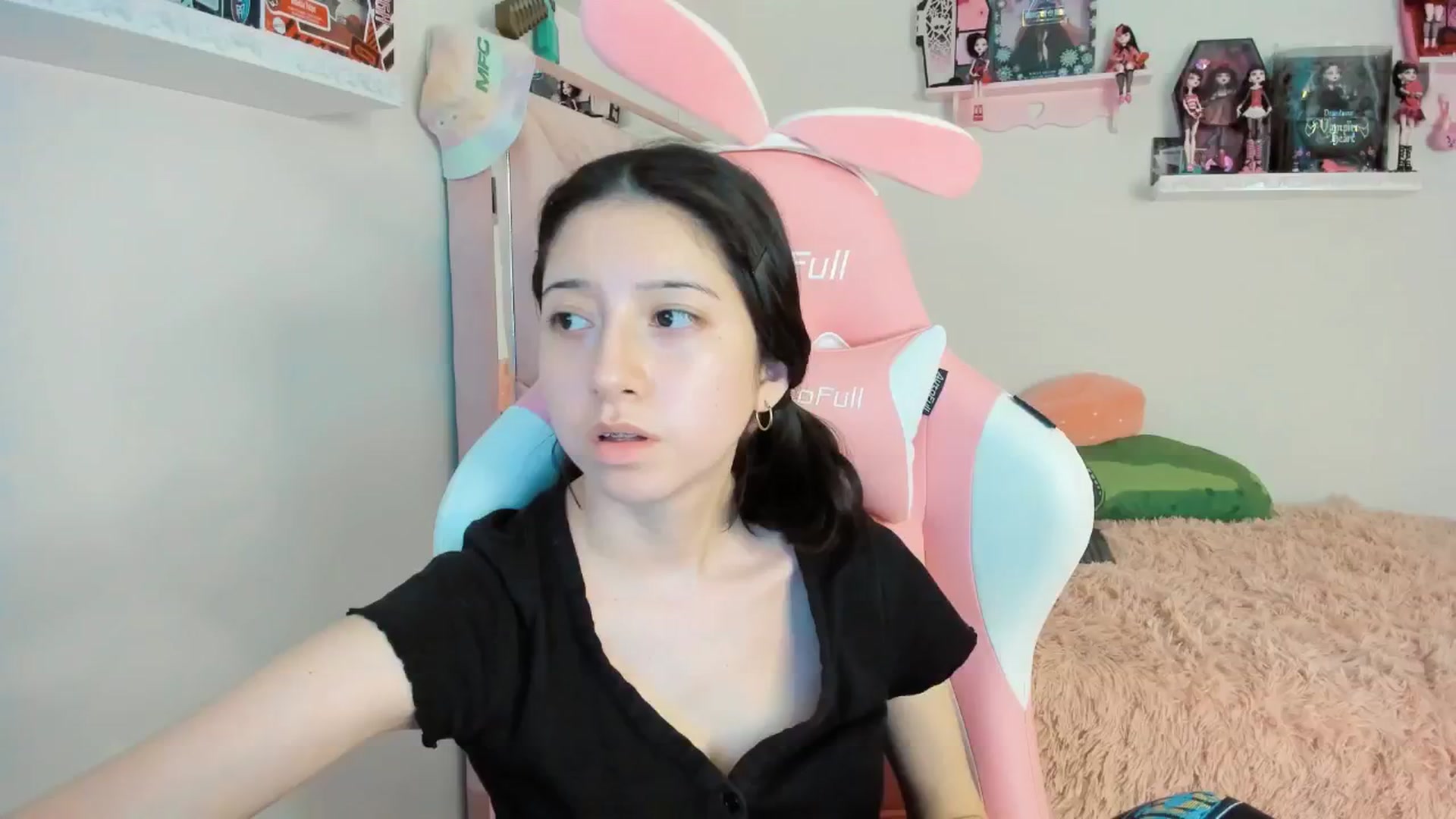 Gallery image thumbnail from Cherrycute666's myfreecams stream on, 01/12/2025, 06:08 image 3 of 20