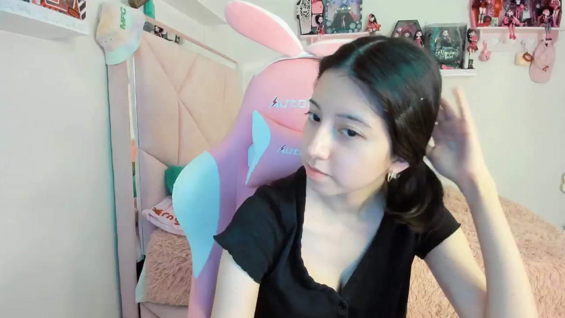 Gallery image thumbnail from Cherrycute666's myfreecams stream on, 01/12/2025, 06:08 image 2 of 20