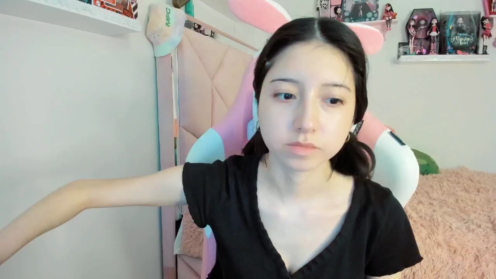 Gallery image thumbnail from Cherrycute666's myfreecams stream on, 01/12/2025, 06:08 image 1 of 20
