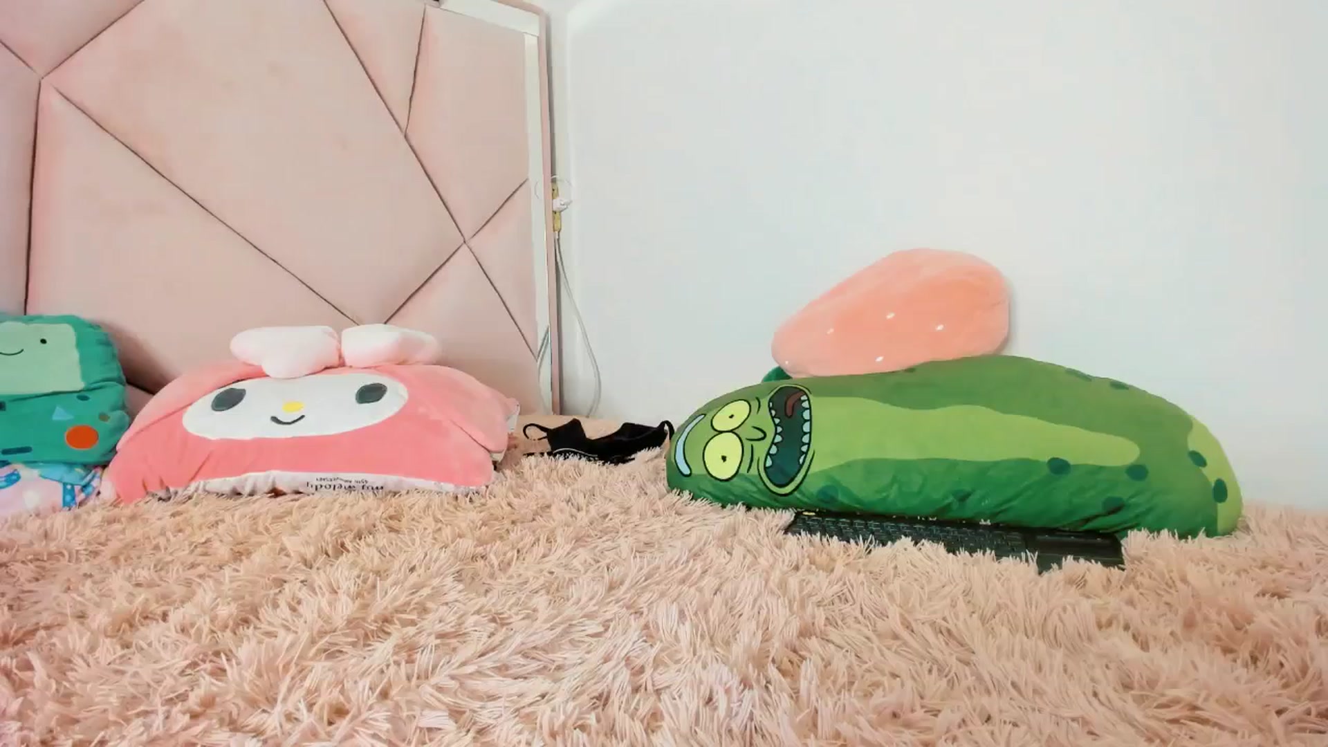 Gallery image thumbnail from Cherrycute666's myfreecams stream on, 01/12/2025, 06:41 image 15 of 20