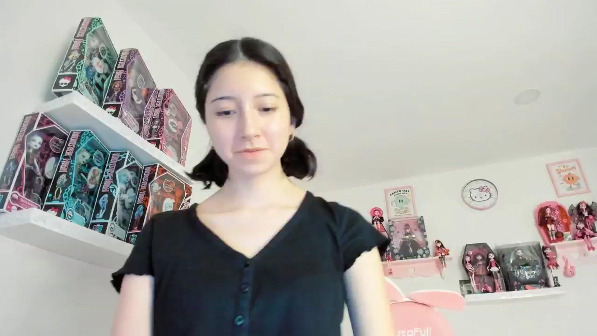 Gallery image thumbnail from Cherrycute666's myfreecams stream on, 01/12/2025, 06:41 image 2 of 20