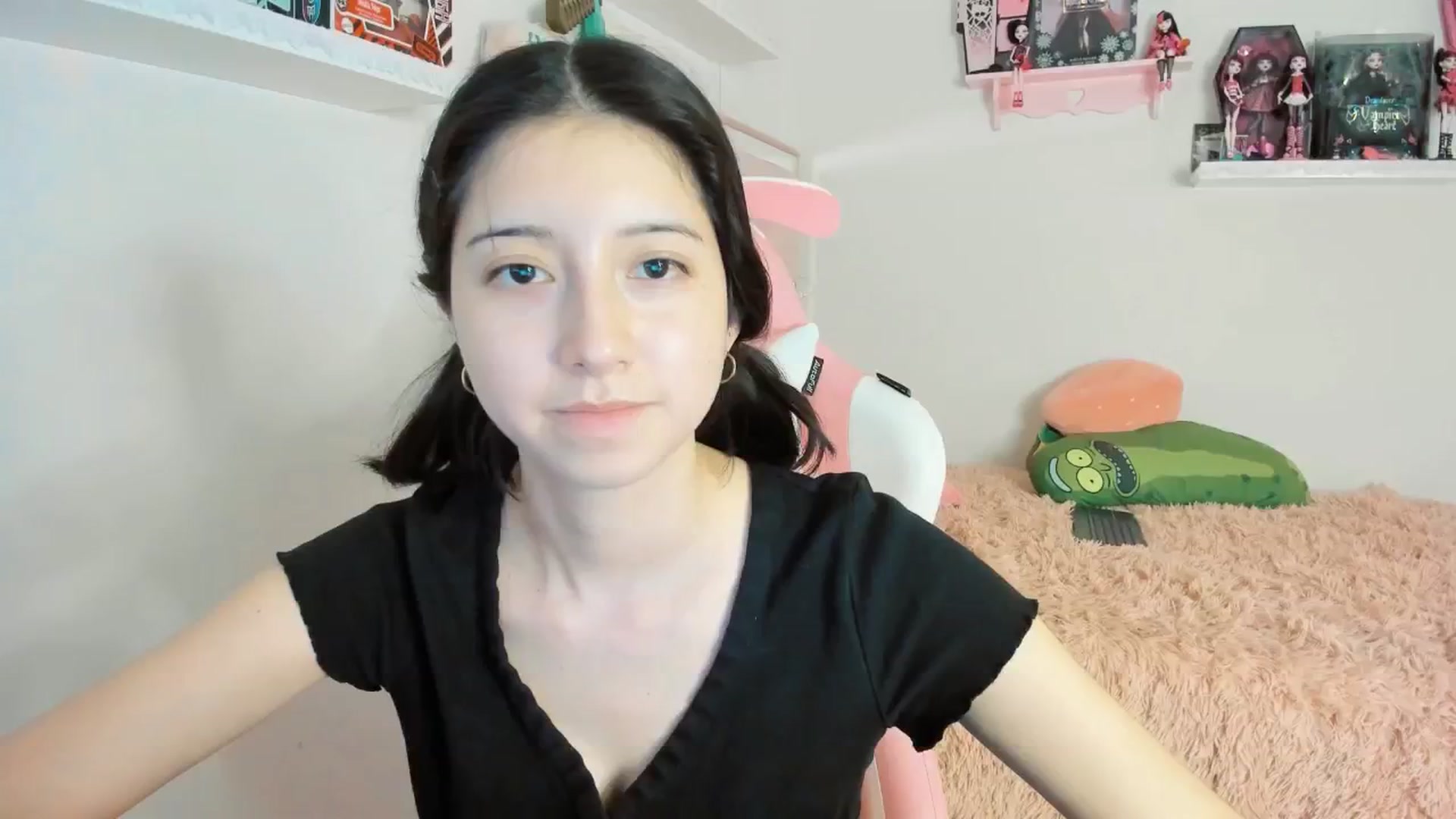 Gallery image thumbnail from Cherrycute666's myfreecams stream on, 01/12/2025, 06:41 image 12 of 20